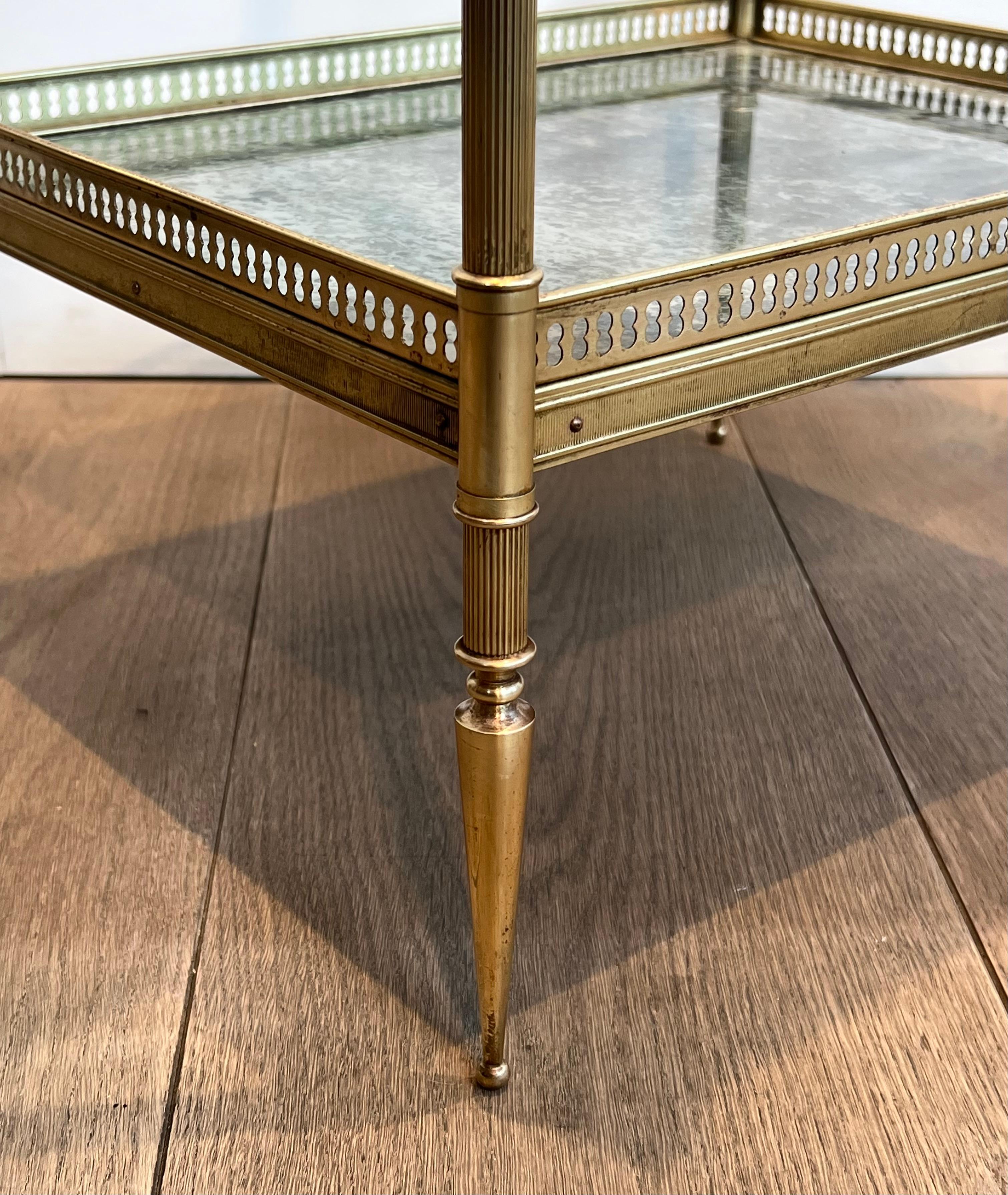 Tables d'appoint en laiton avec plateaux en miroir oxydé par Maison Jansen en vente 3