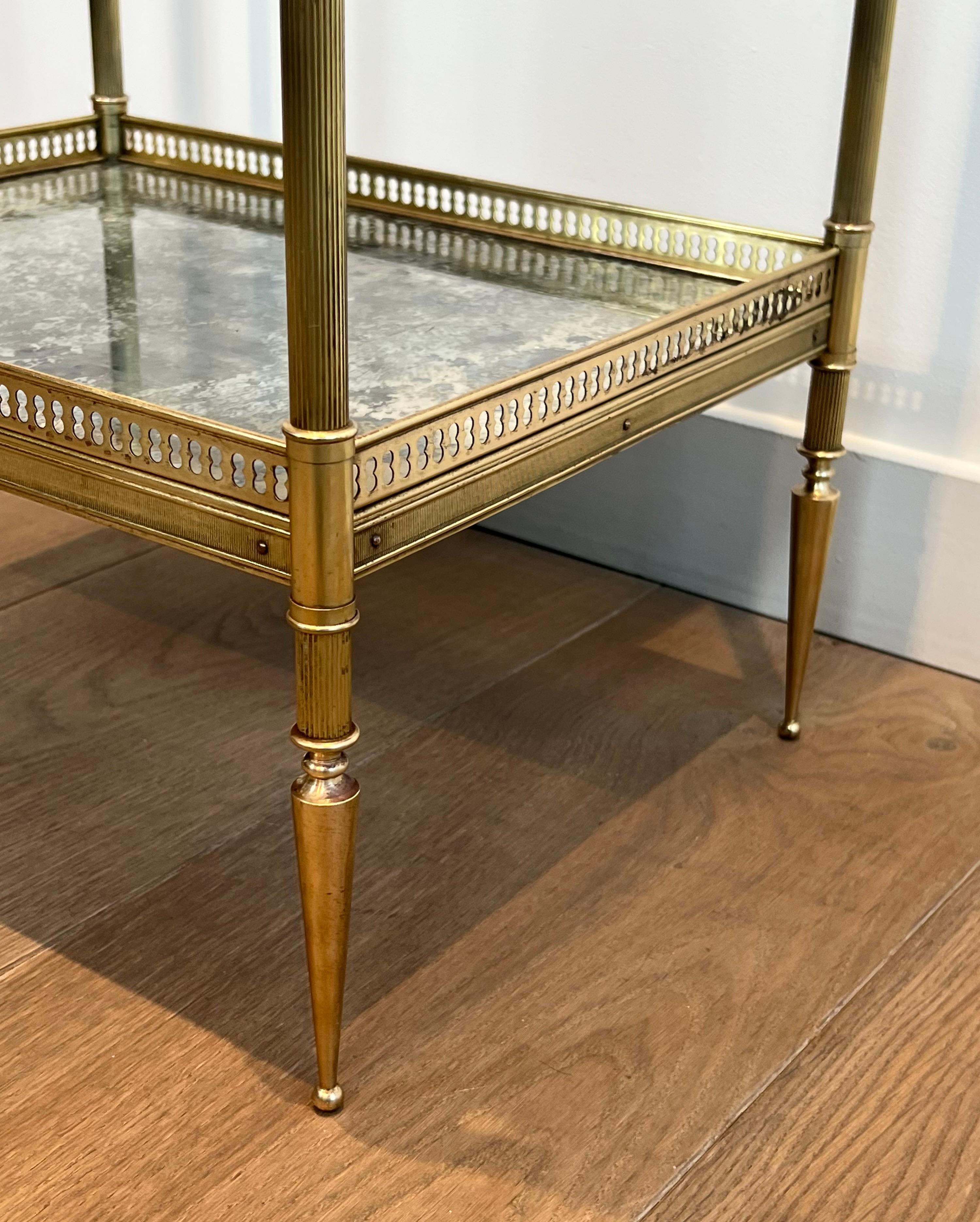 Tables d'appoint en laiton avec plateaux en miroir oxydé par Maison Jansen en vente 9