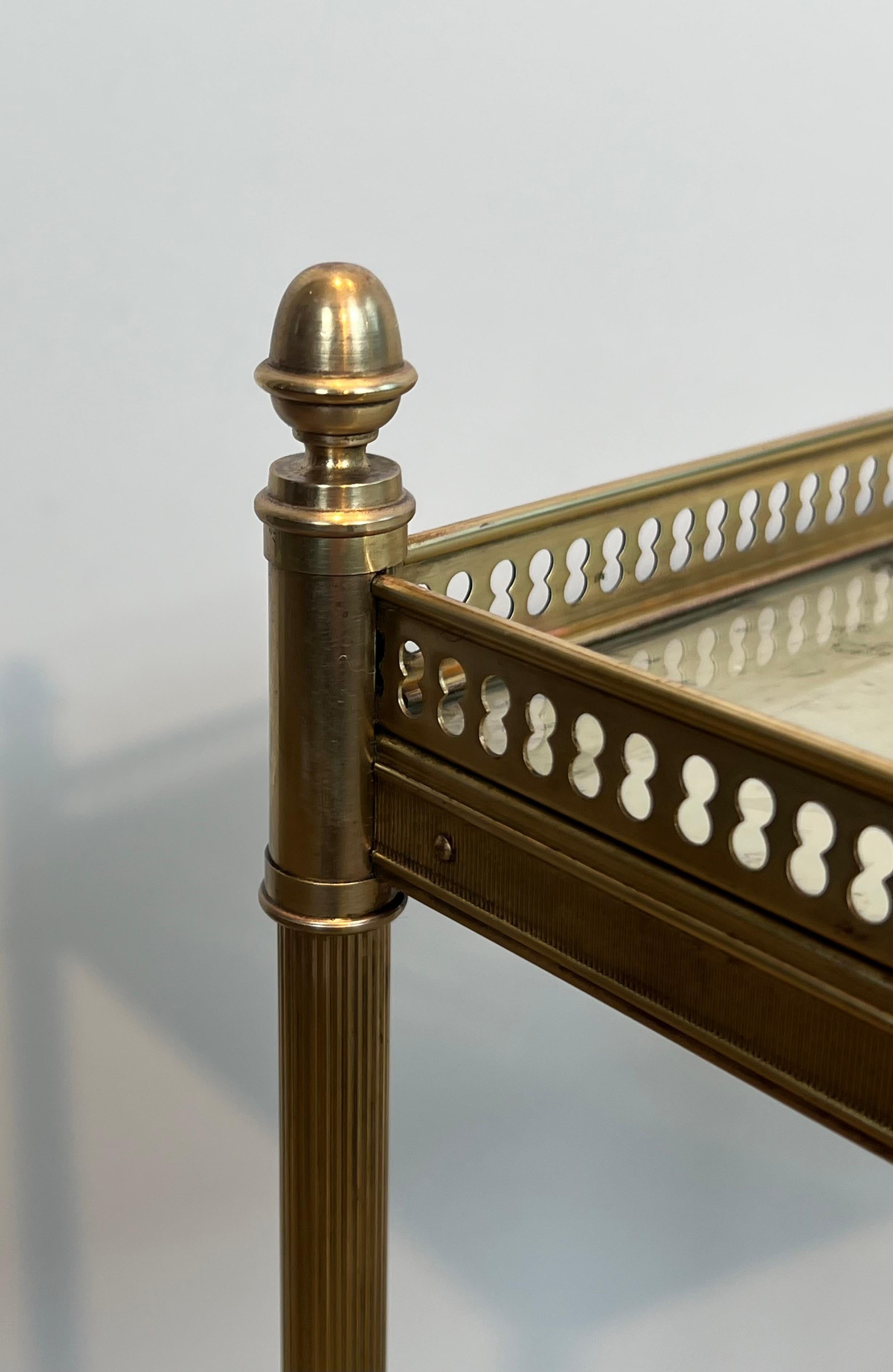 Tables d'appoint en laiton avec plateaux en miroir oxydé par Maison Jansen en vente 2