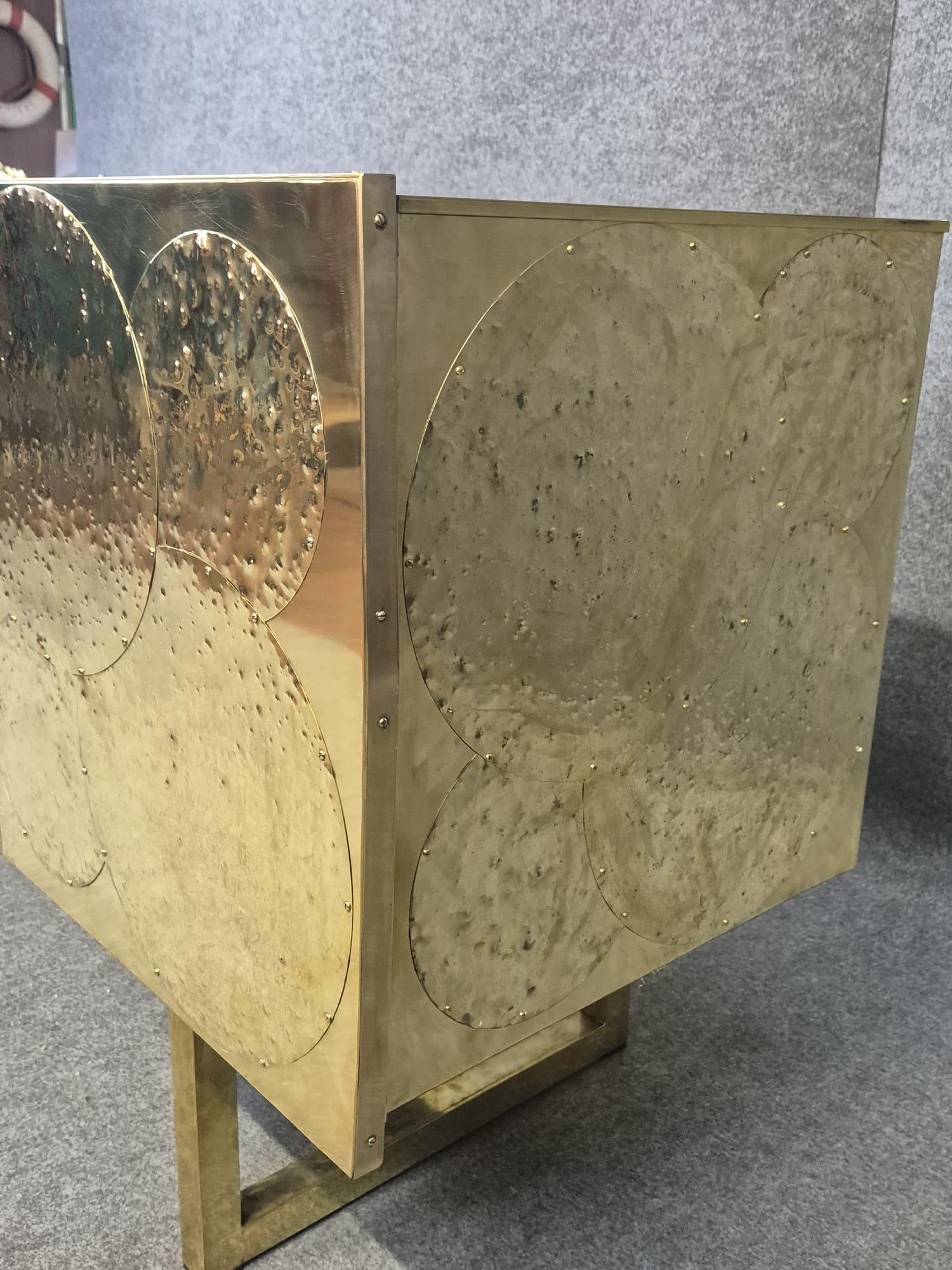 brass sideboard handmade in Italy available justfurnituress designer (Italian) im Angebot
