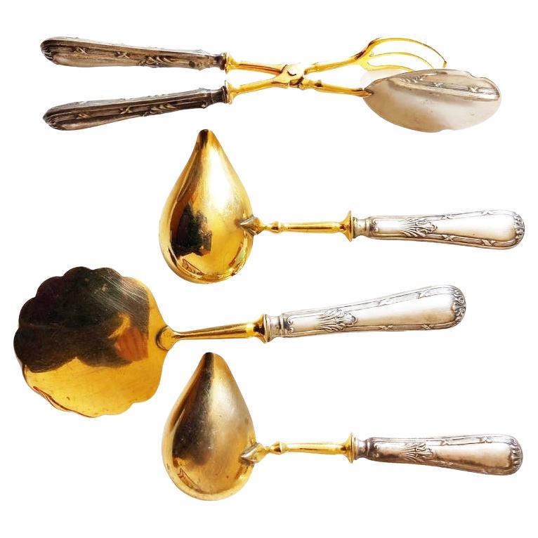Tenedores y cuchillos de postre en otro anuncio
Piezas de latón y plata para servir postres, Principios del siglo XX
Precioso juego para servir postres
Son de latón y la parte del mango está chapada en plata
Tiene un diseño entre Art Nouveau y Art