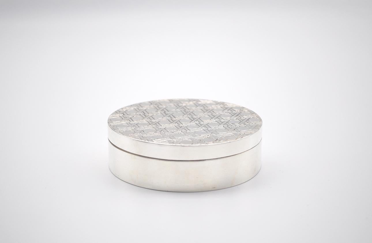 Modern Brass silver-plated chiseled Round Box, Hommage Collection, Canning Pattern For Sale