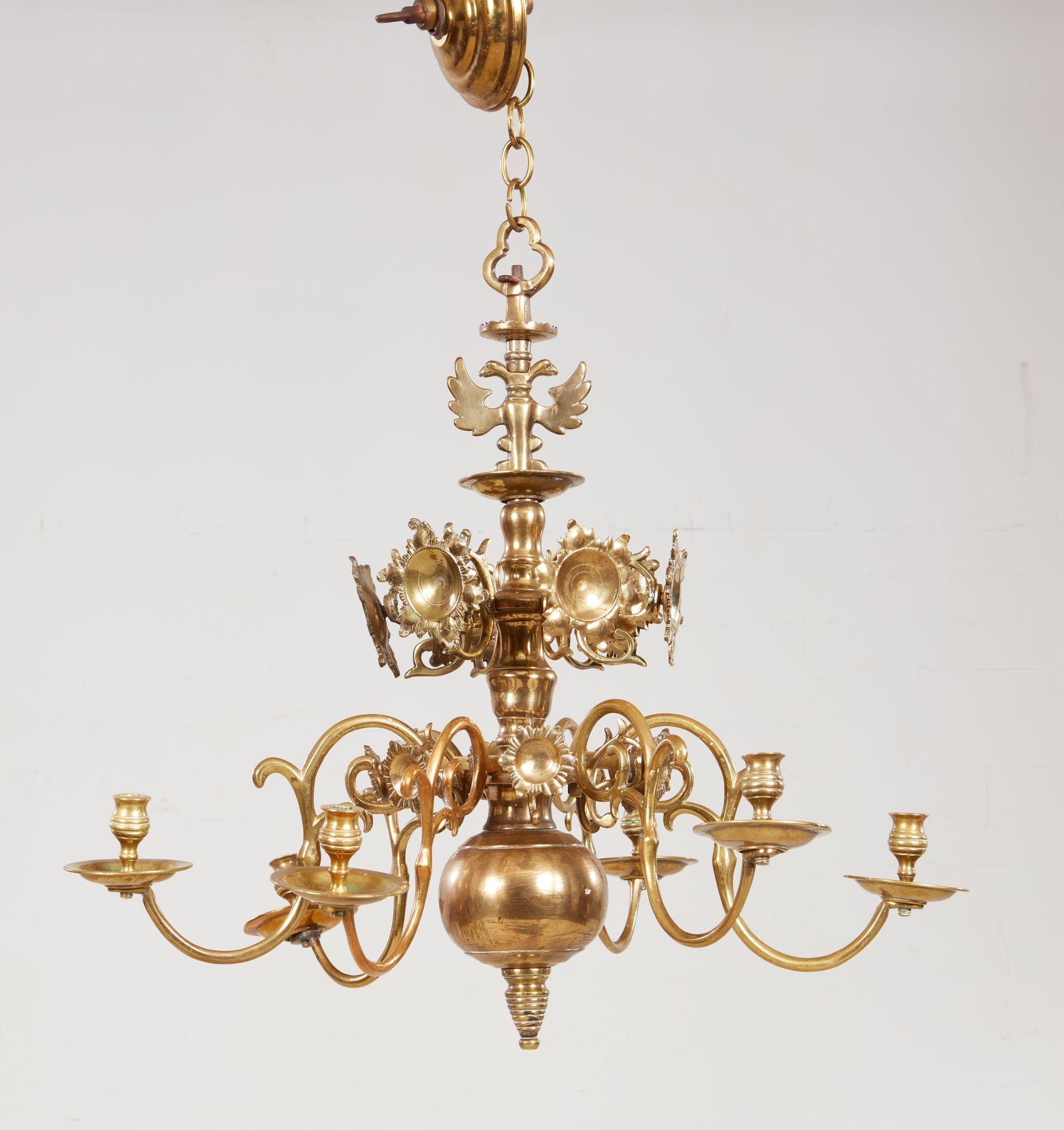Lampadario a sei luci in ottone in vendita 2