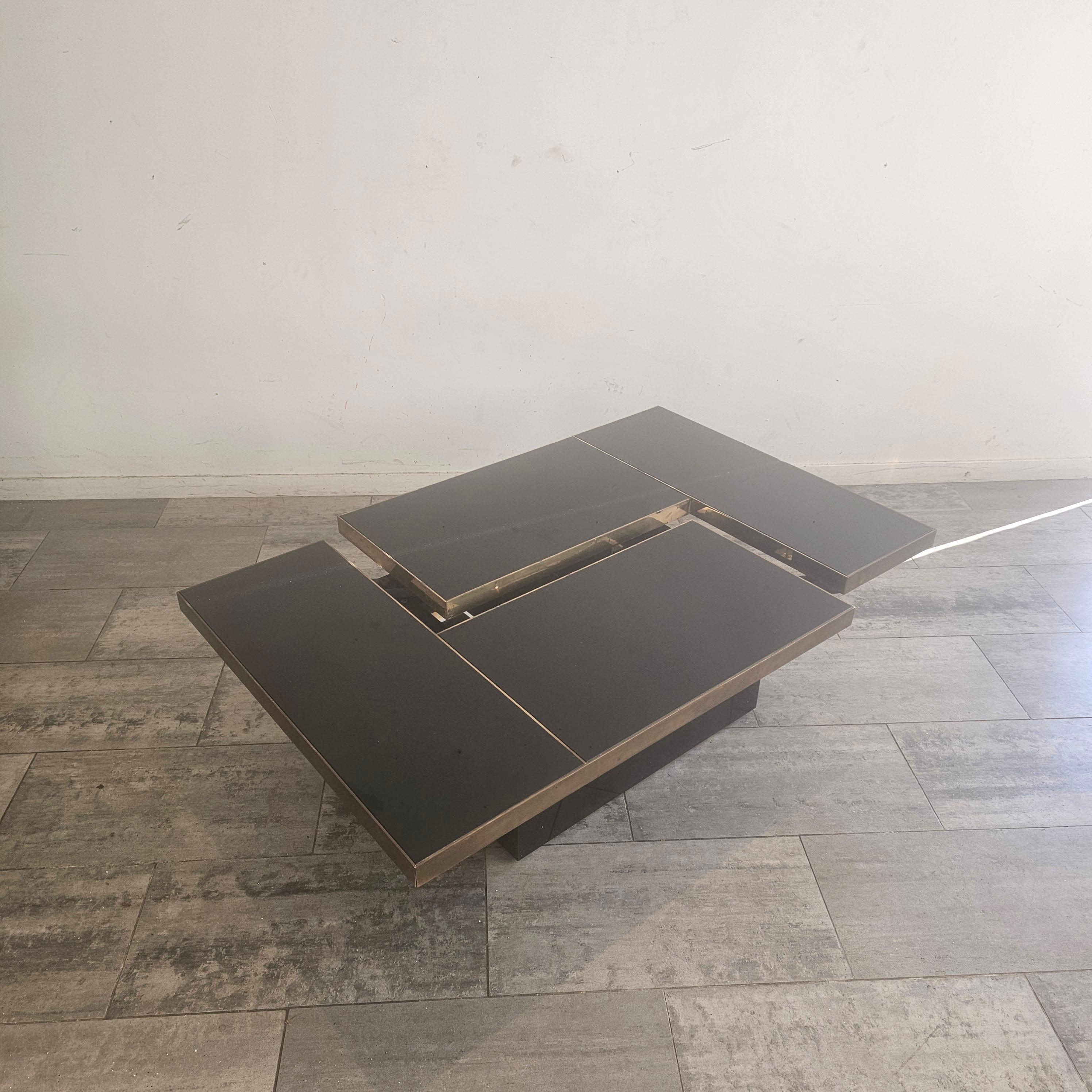 Mesa de centro corredera de latón de 