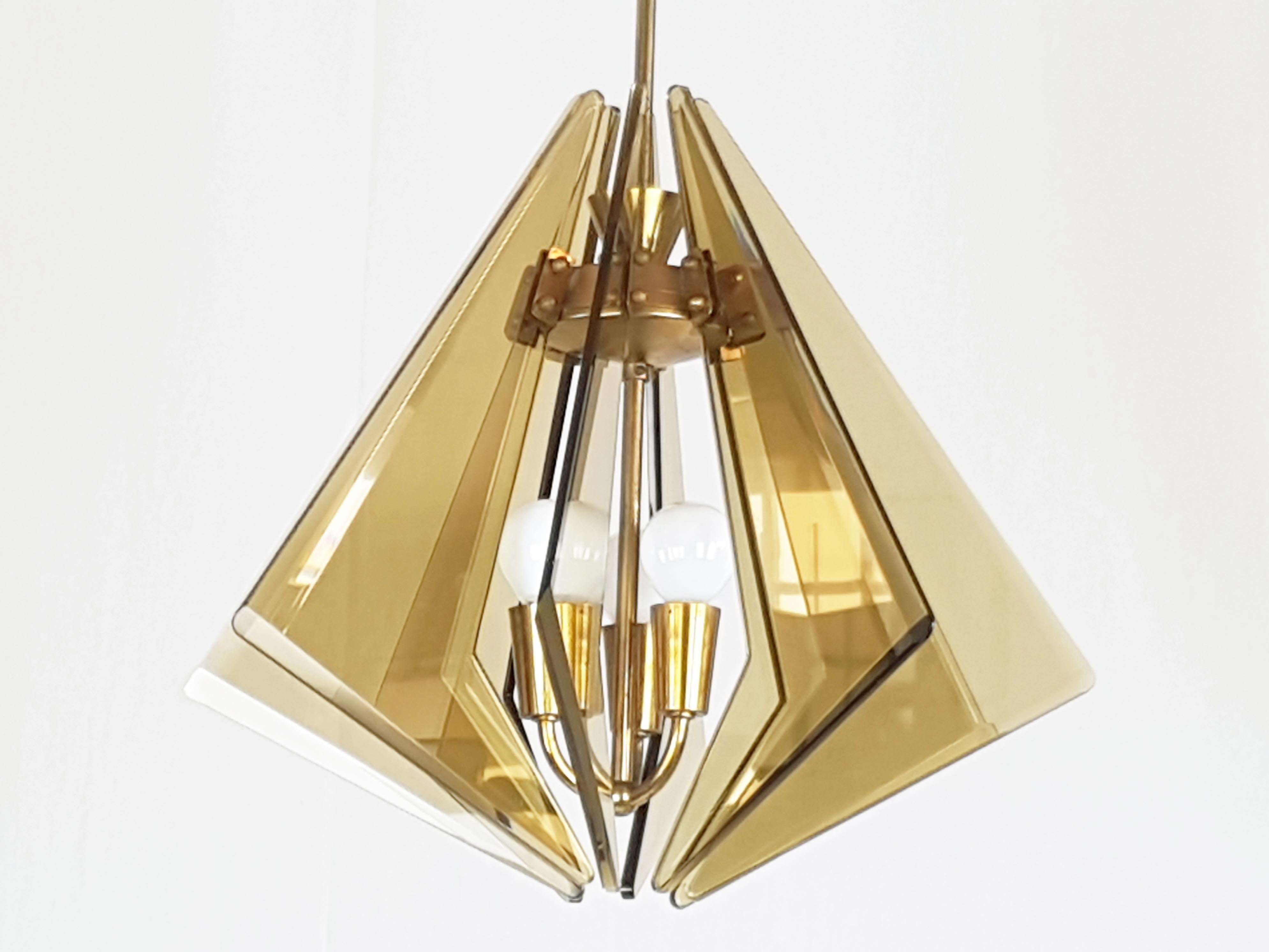 Brass & Smoked Glass 3-Light Pendant by Gino Paroldo, 1960s In Good Condition For Sale In Varese, Lombardia