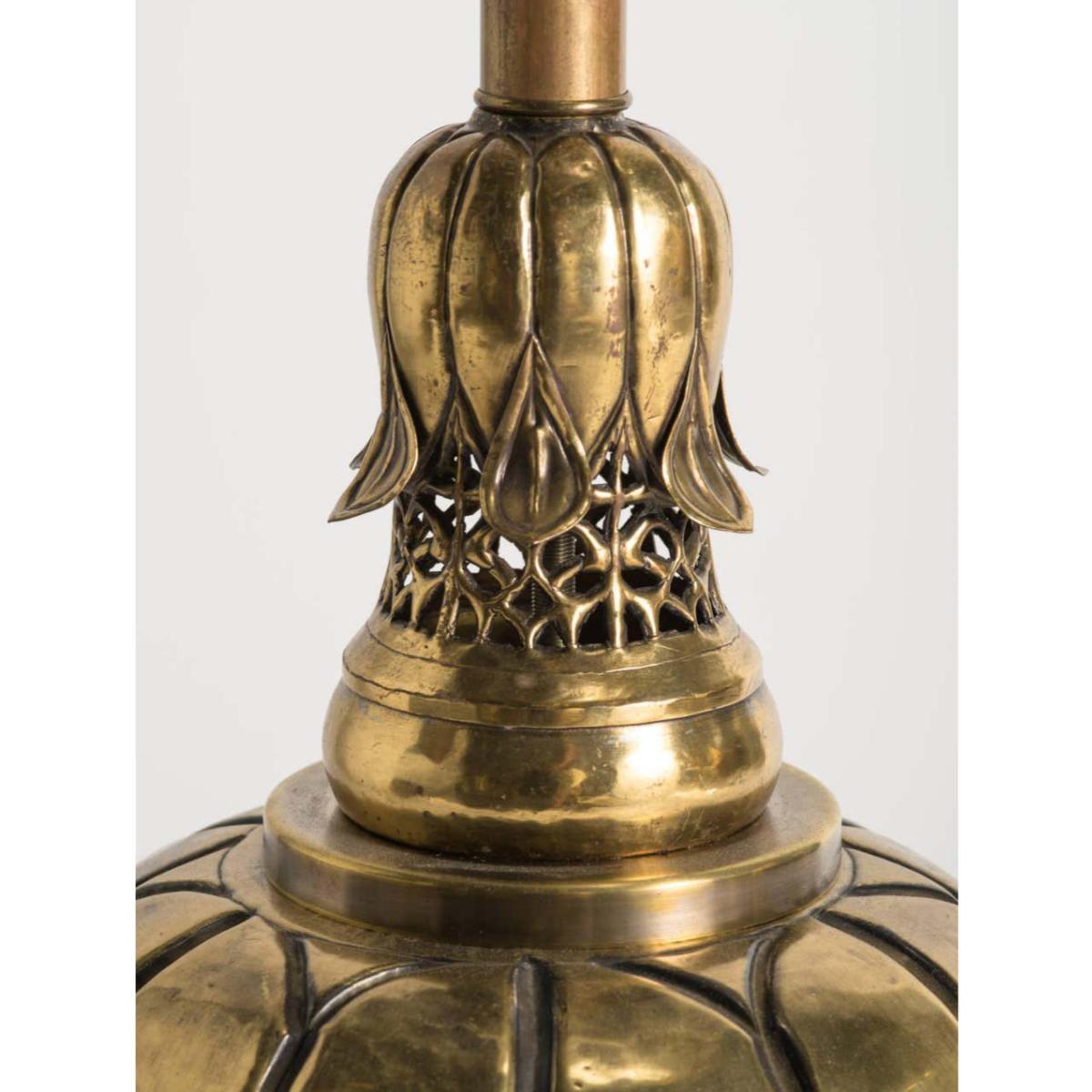 Mid-Century Modern Brass Southeast Asian Style Table Lamp For Sale