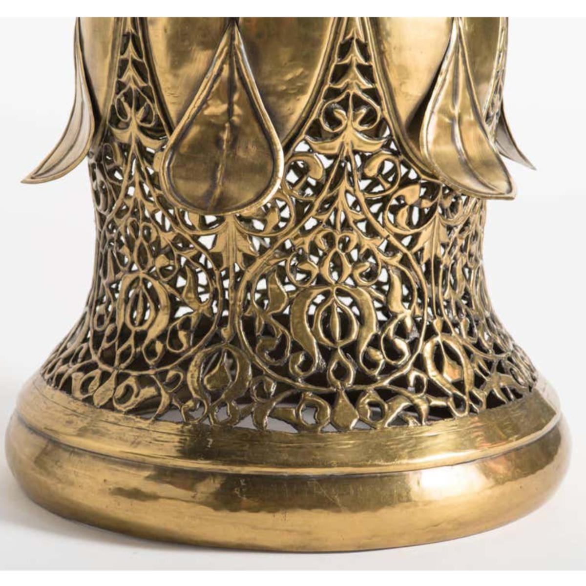 Brass Southeast Asian Style Table Lamp In Good Condition For Sale In Tarrytown, NY