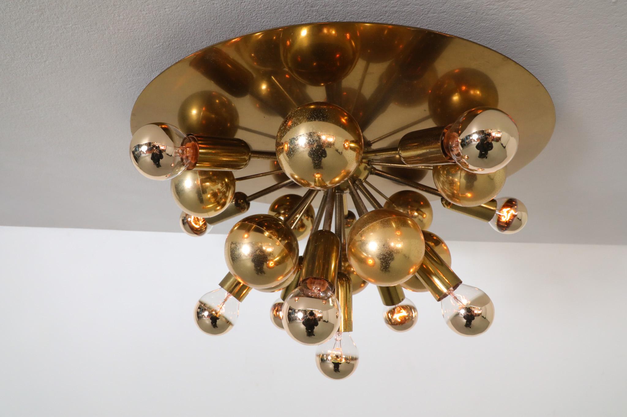 Plafonnier ou applique murale Spoutnik de l'ère spatiale produit par Cosack, 1970 en vente 11
