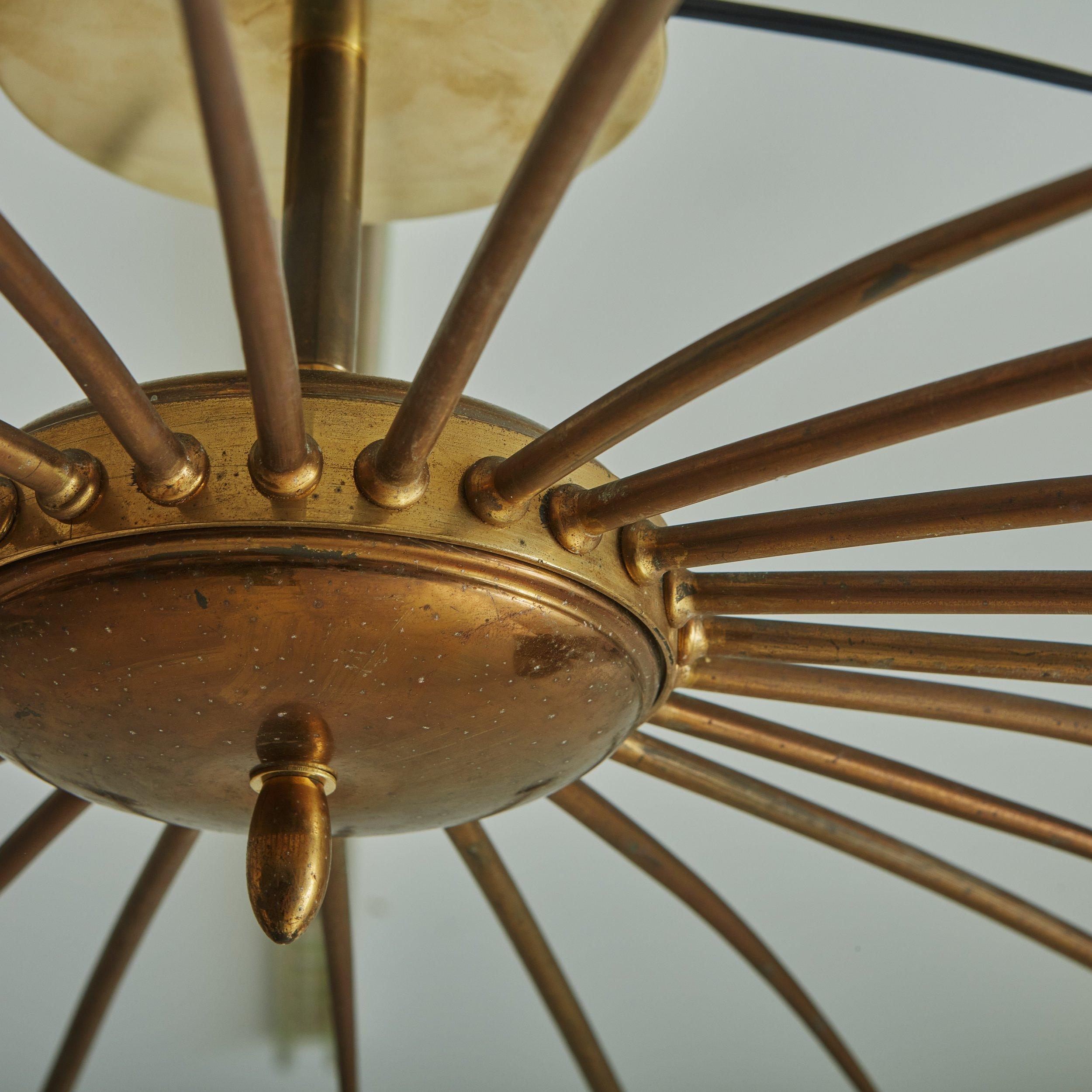 Brass Sputnik Chandelier in the Style of Stilnovo, Italy 1960s In Good Condition In Chicago, IL