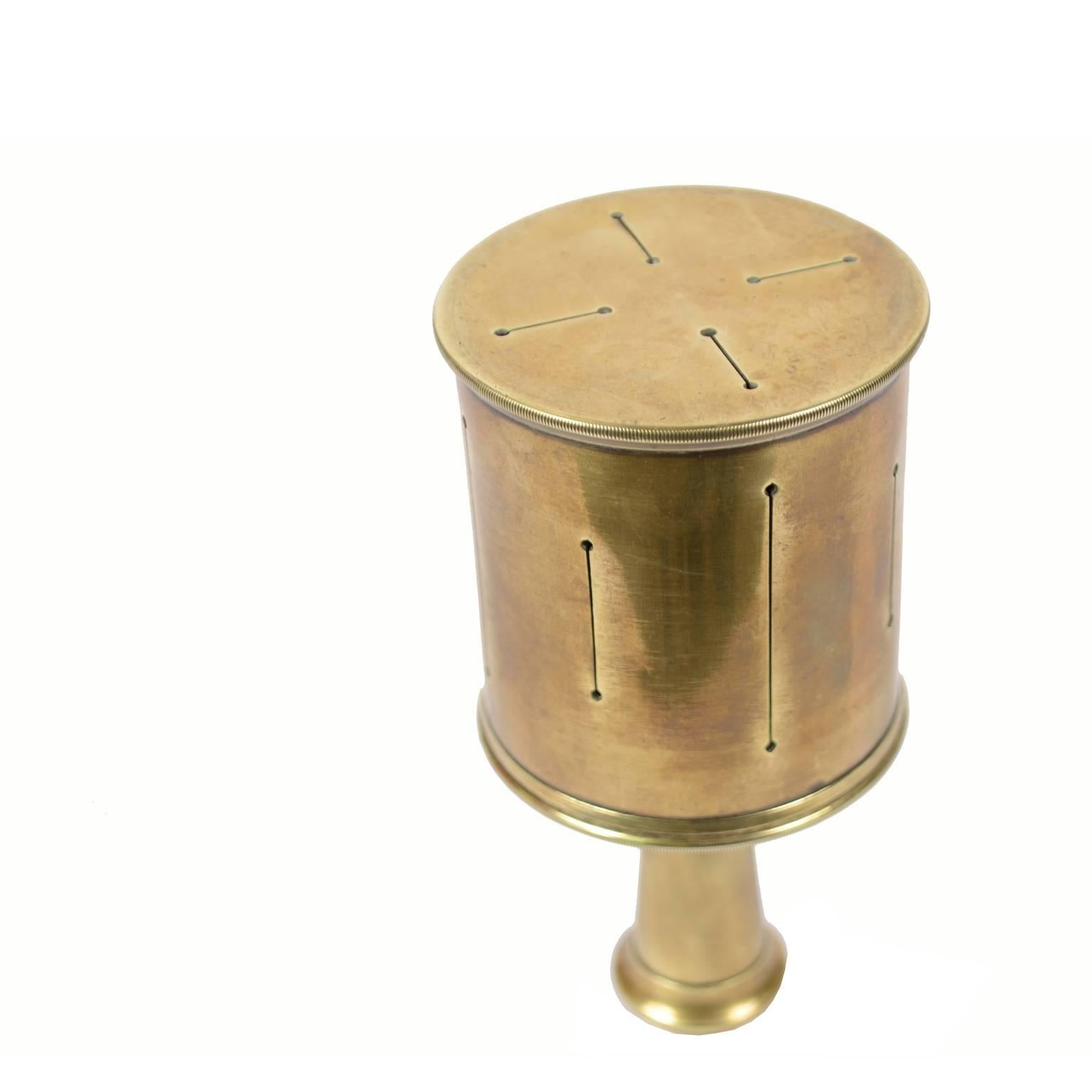 Brass square surveyor, Italian manufacture of the mid-19th century. Very good condition. Measures: Height 16 cm, diameter 8 cm. It's an antique measuring instrument including a brass cylindrical box, with eight levels for draw alignments at 45 ° or