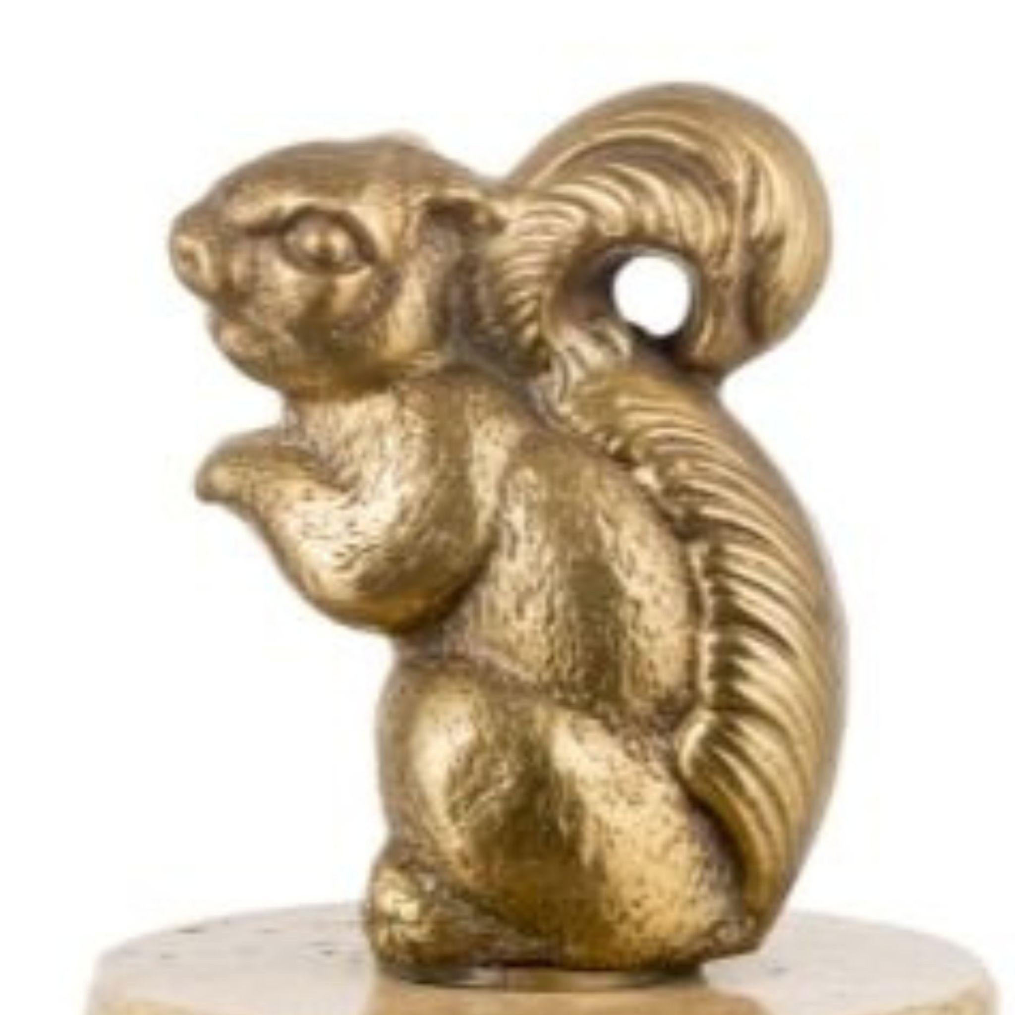 Aurora brass squirrel with marble base In New Condition For Sale In Firenze, FI