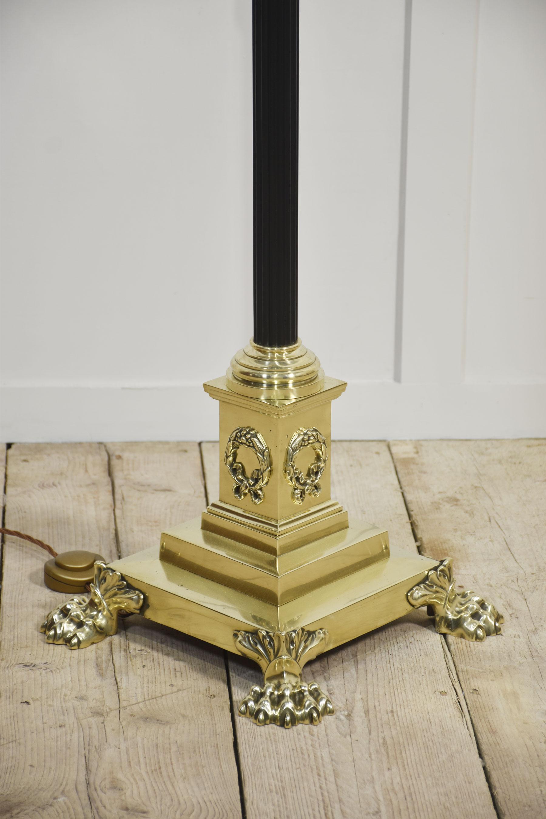 Lampe standard en laiton Bon état - En vente à Cheshire, GB