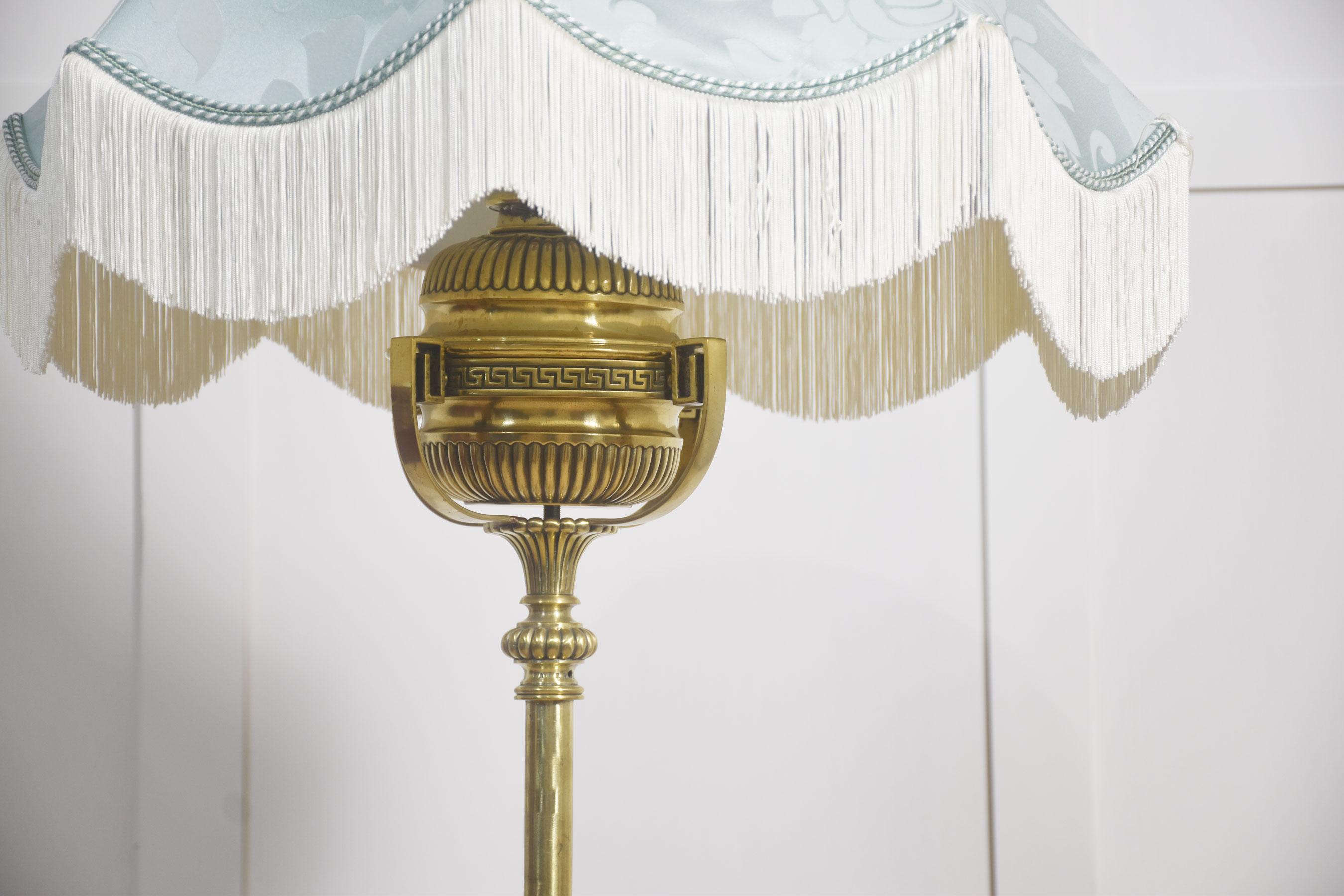 Ottone Lampada standard in ottone in vendita