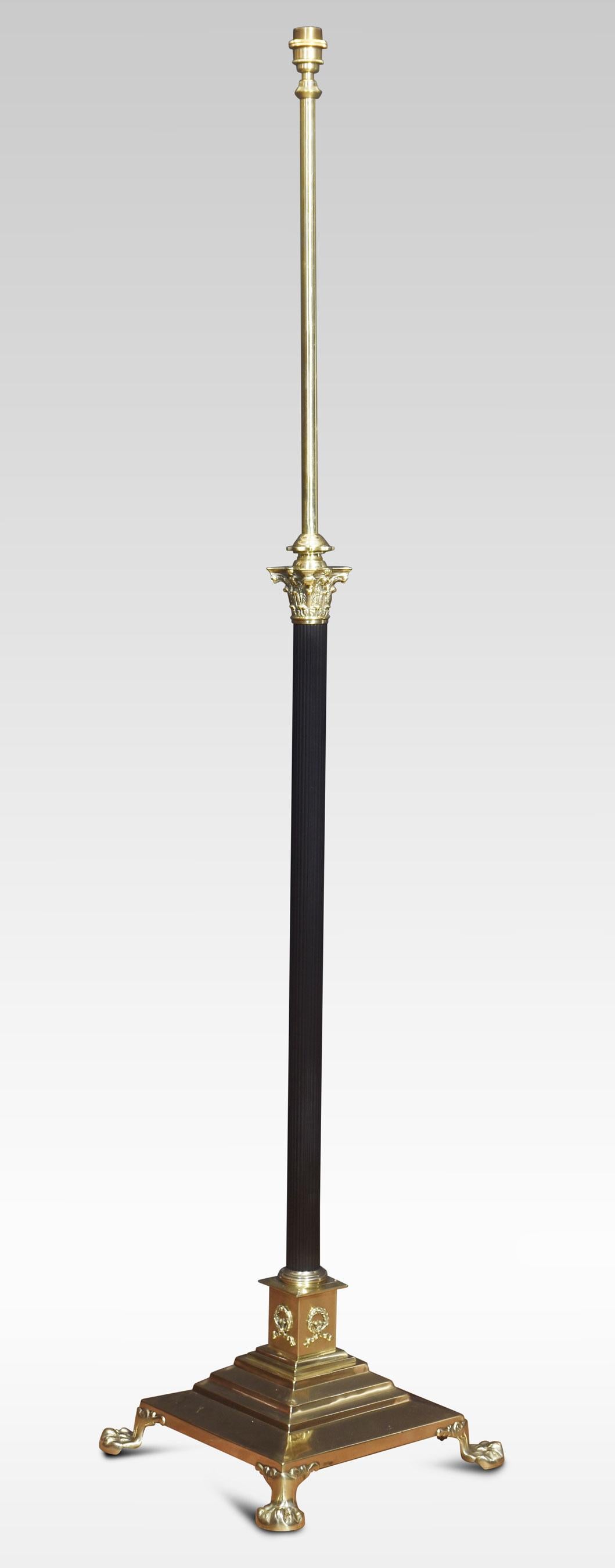 Brass standard lamp For Sale 2
