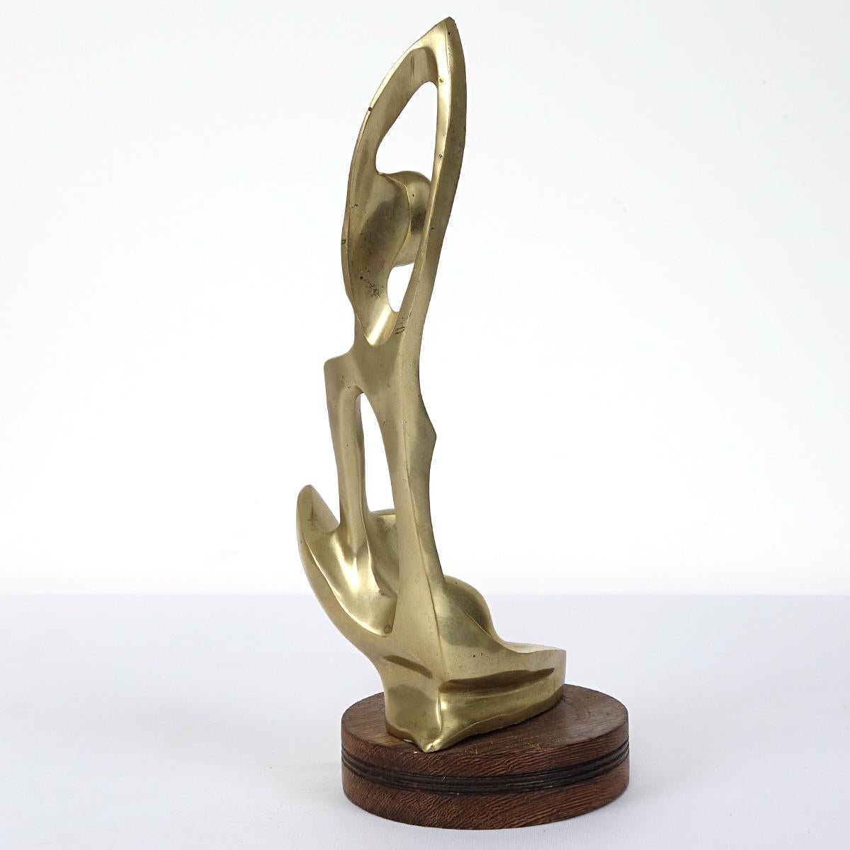 Mid-20th Century Brass Statue of Stylized Mother with Child in Hagenauer Werkstätte Style For Sale