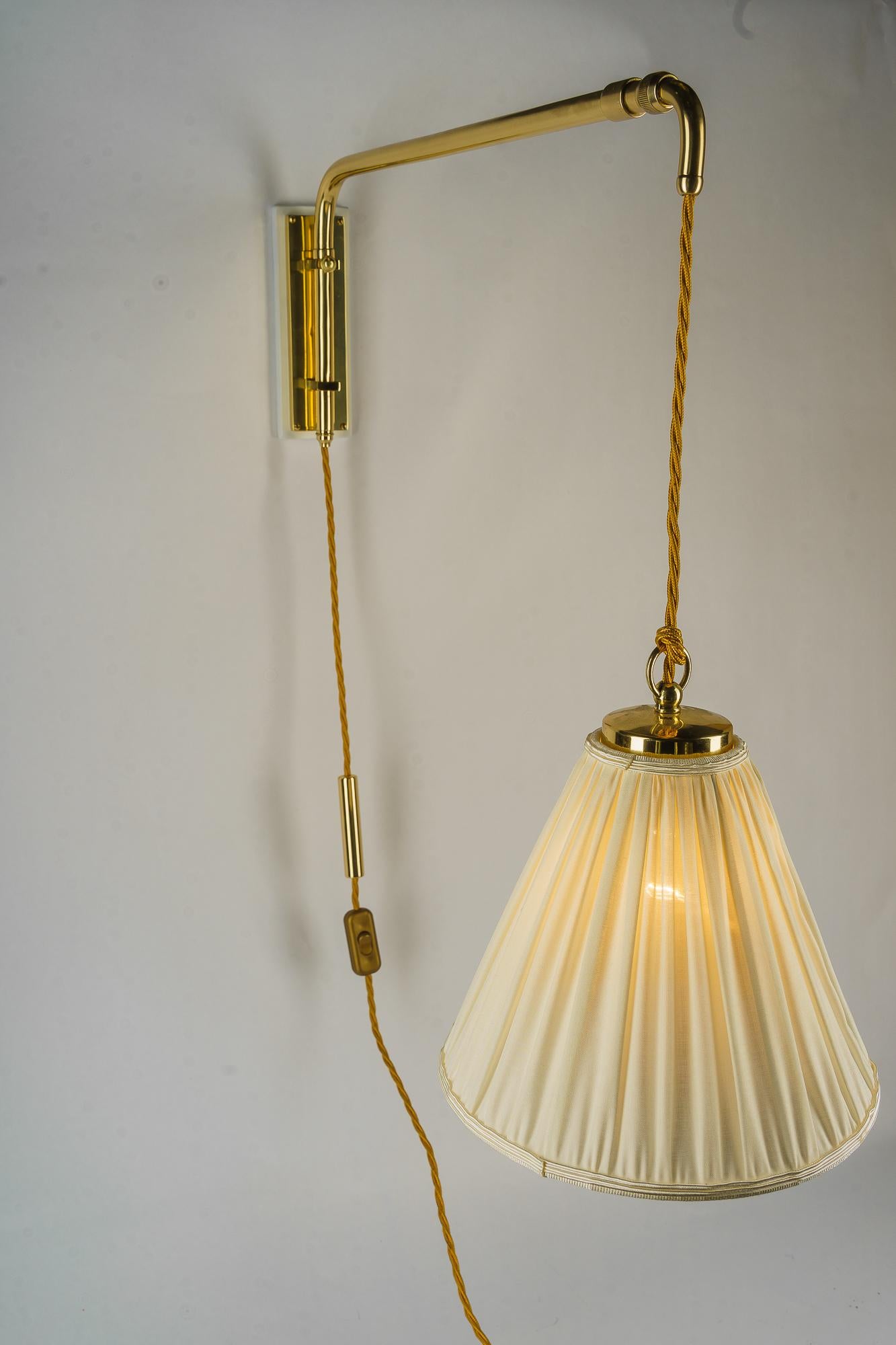 Early 20th Century Brass stem Extendable and cable height adjustable art deco wall lamp 1920s For Sale