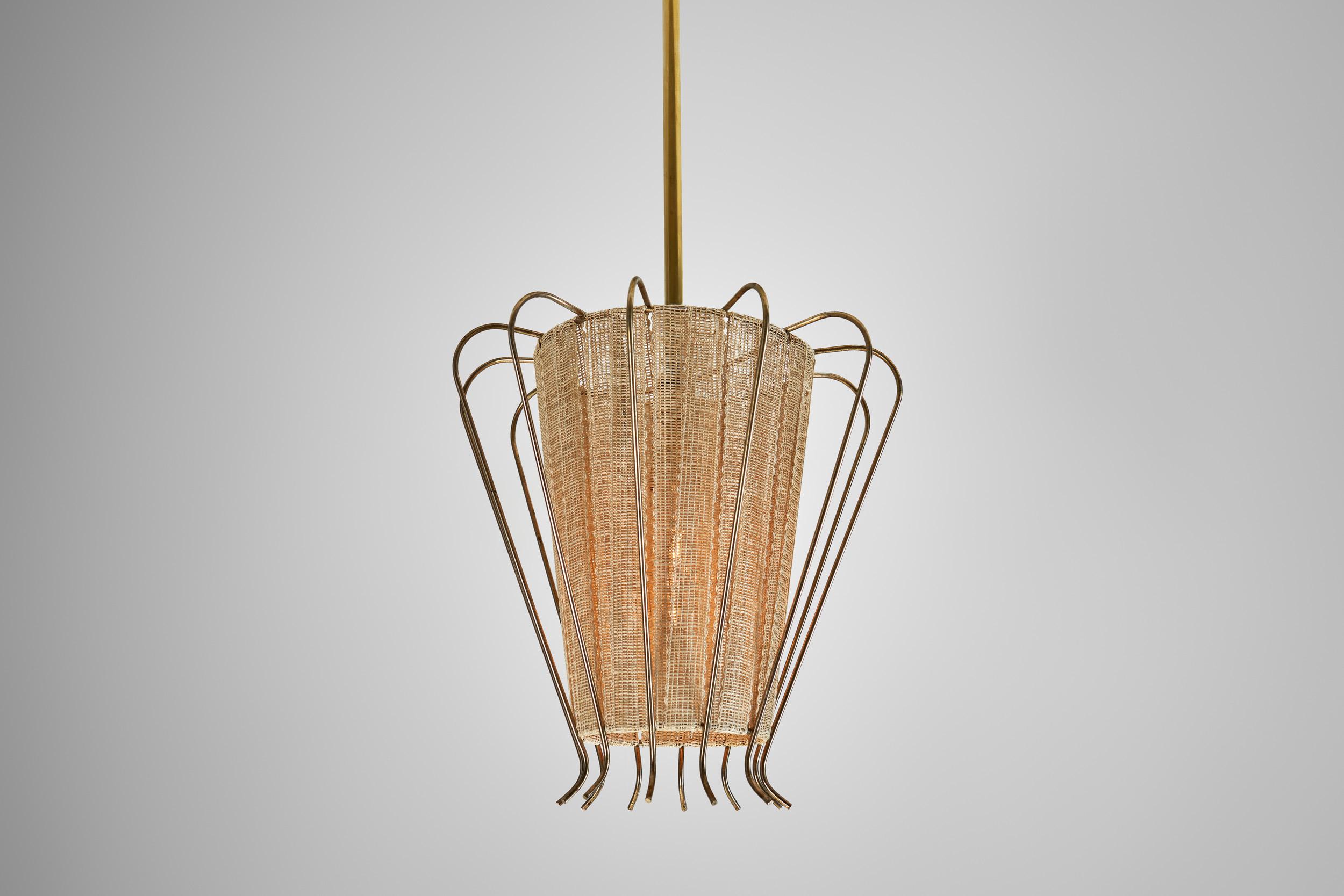 Lampe suspendue structurée en laiton avec laçage organique, Suède, années 1960 en vente 3