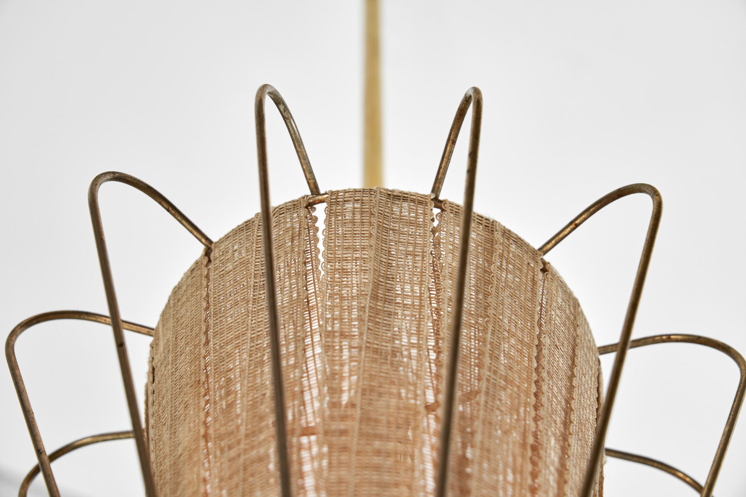 Lampe suspendue structurée en laiton avec laçage organique, Suède, années 1960 en vente 6