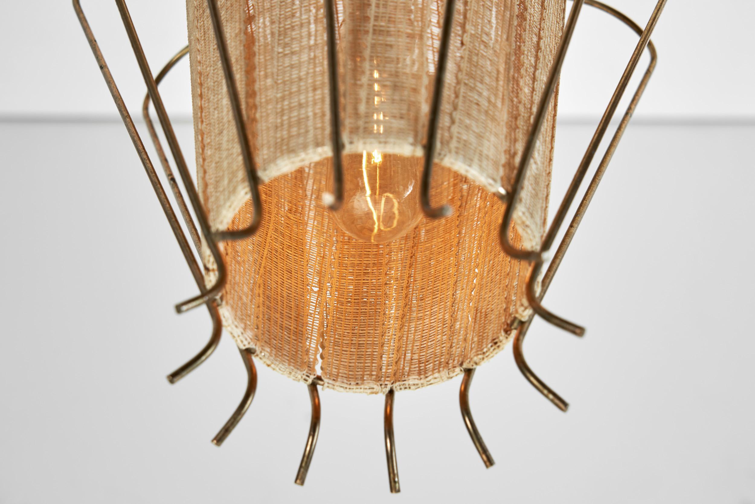 Lampe suspendue structurée en laiton avec laçage organique, Suède, années 1960 en vente 8