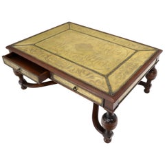 Table basse rectangulaire de style espagnol en laiton, finition clous, avec 4 tiroirs