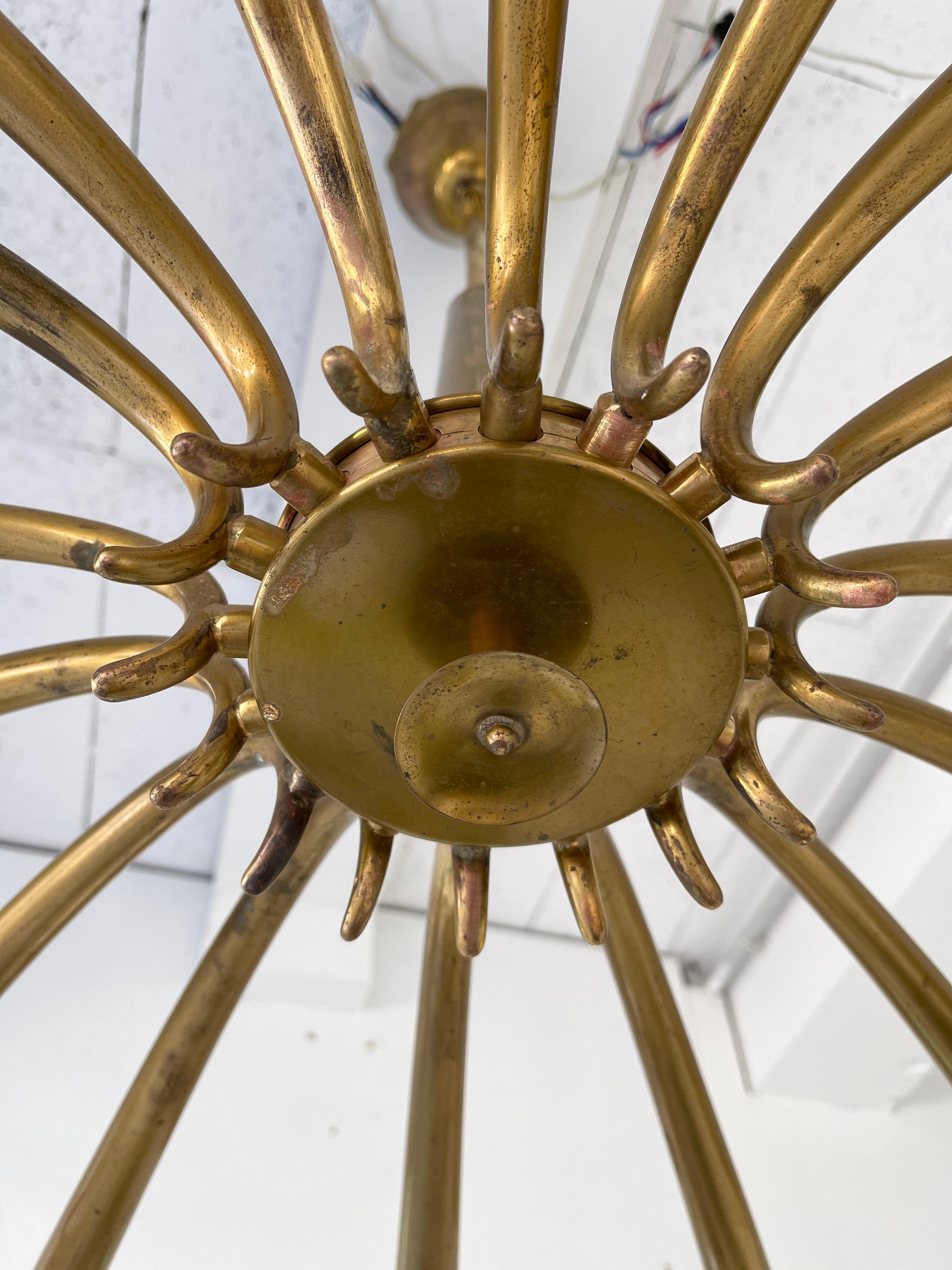 Brass Sun Chandelier by Guglielmo Ulrich, Italy, 1960s In Good Condition In SAINT-OUEN, FR