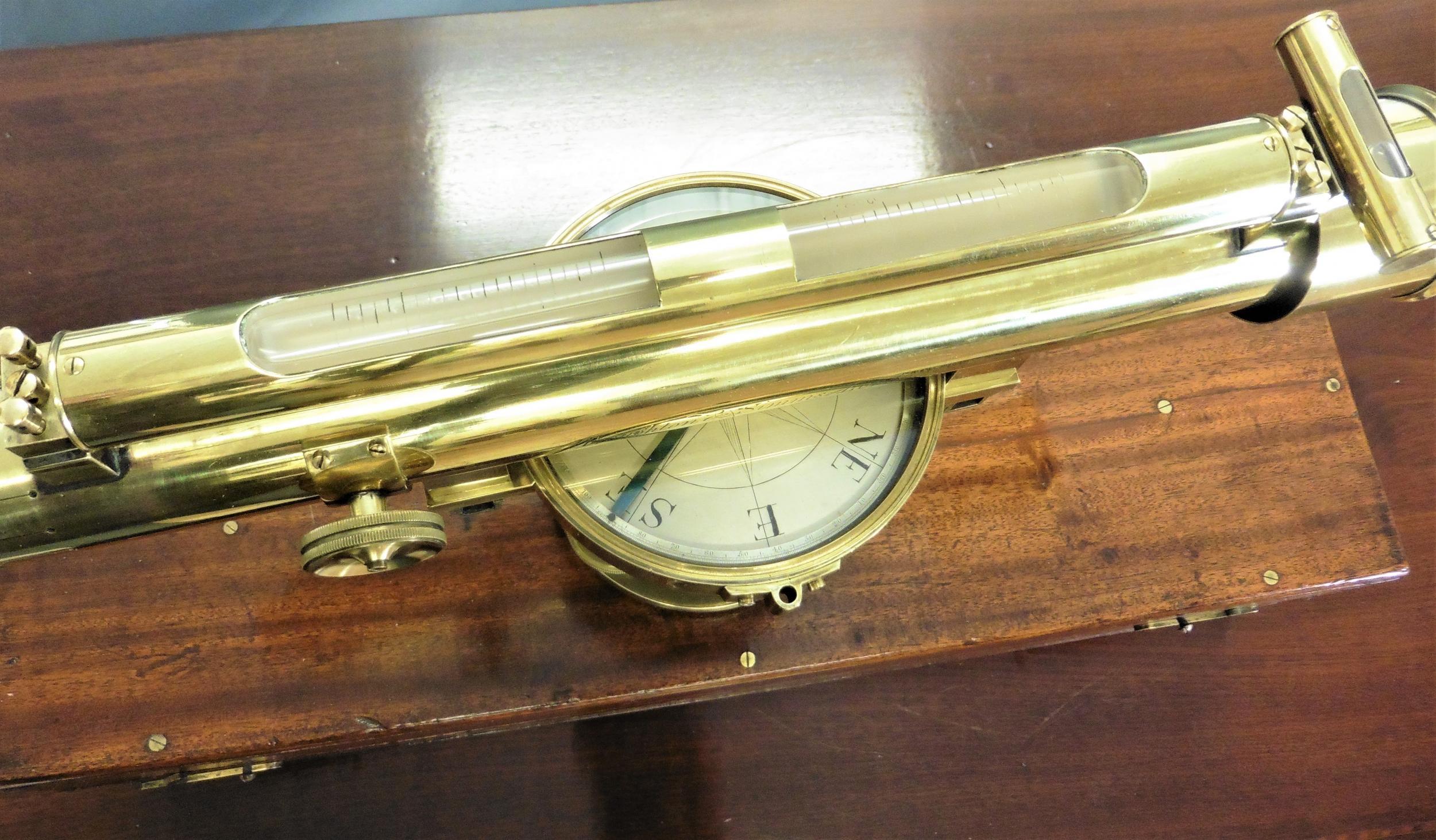 Britannique Étage d'arpenteurs en laiton de Troughton & Simms, Londres en vente
