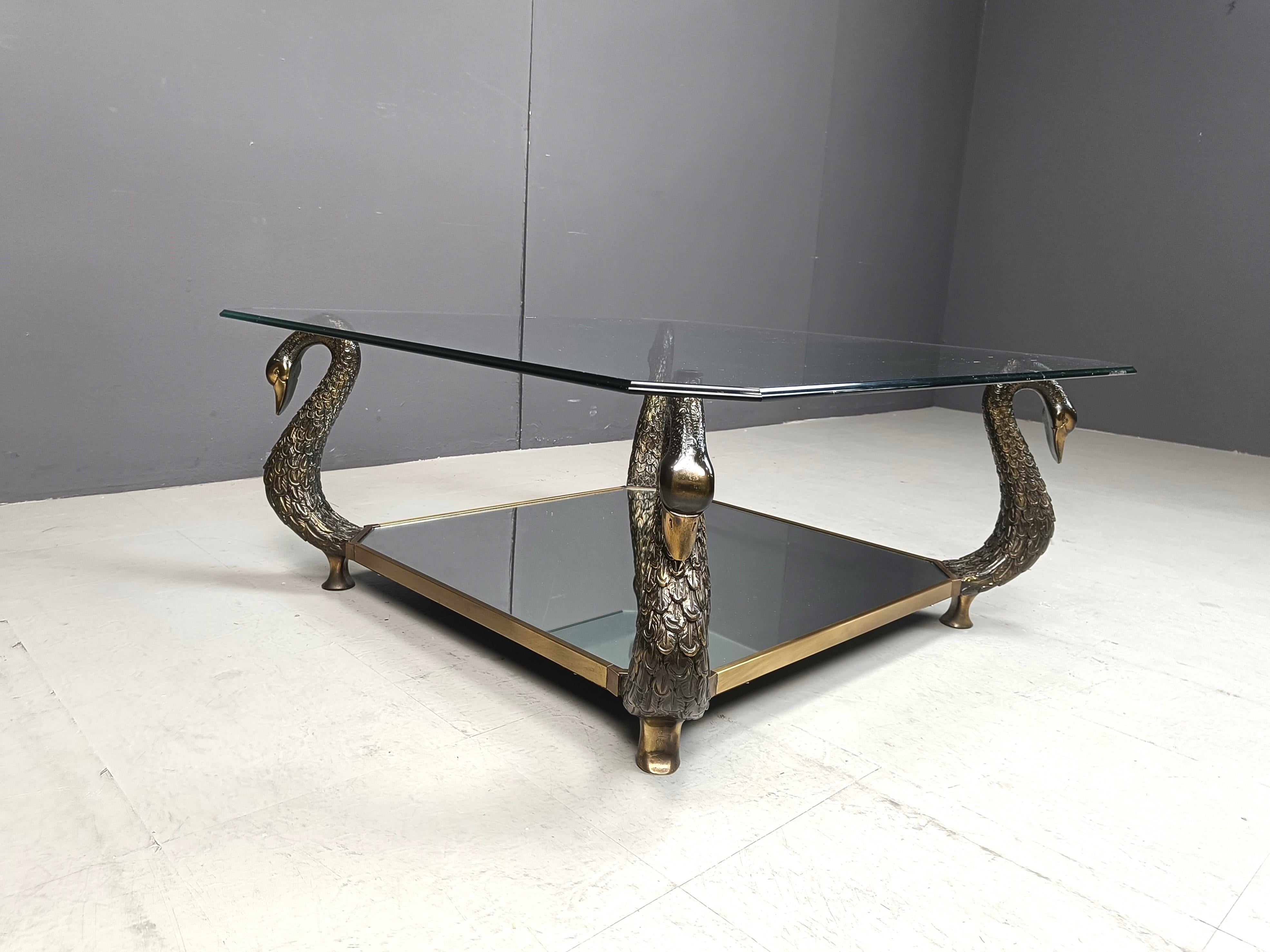 Laiton Table basse en laiton en forme de Swan, 1970 en vente