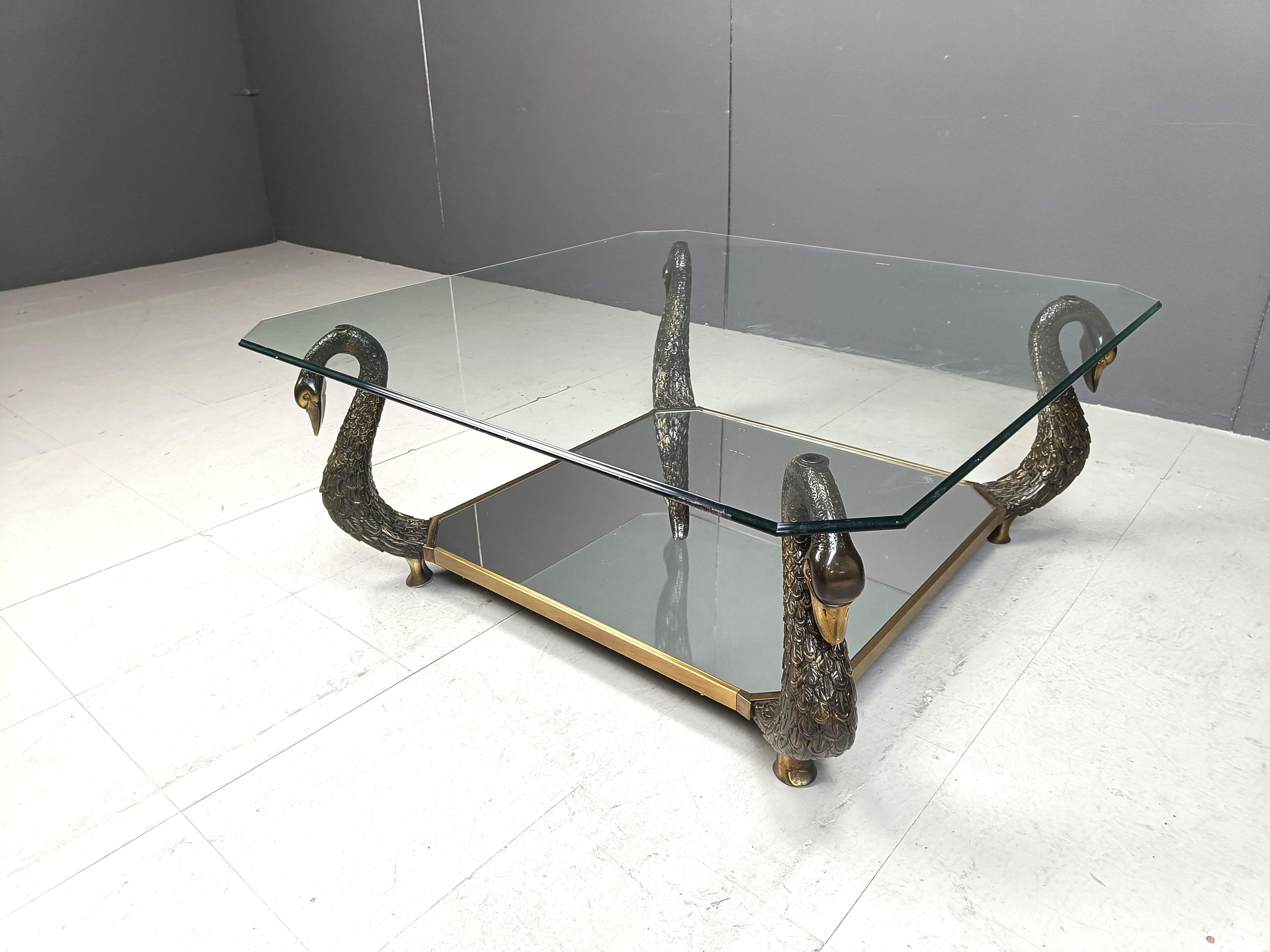 Table basse en laiton en forme de Swan, 1970 en vente 2