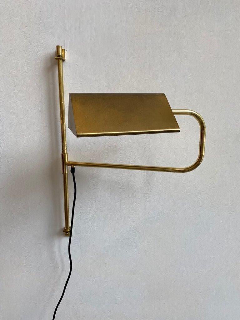 Brass Swing Arm Adjustable Wall Sconce Lamp in the Manner of Florian Schulz 2