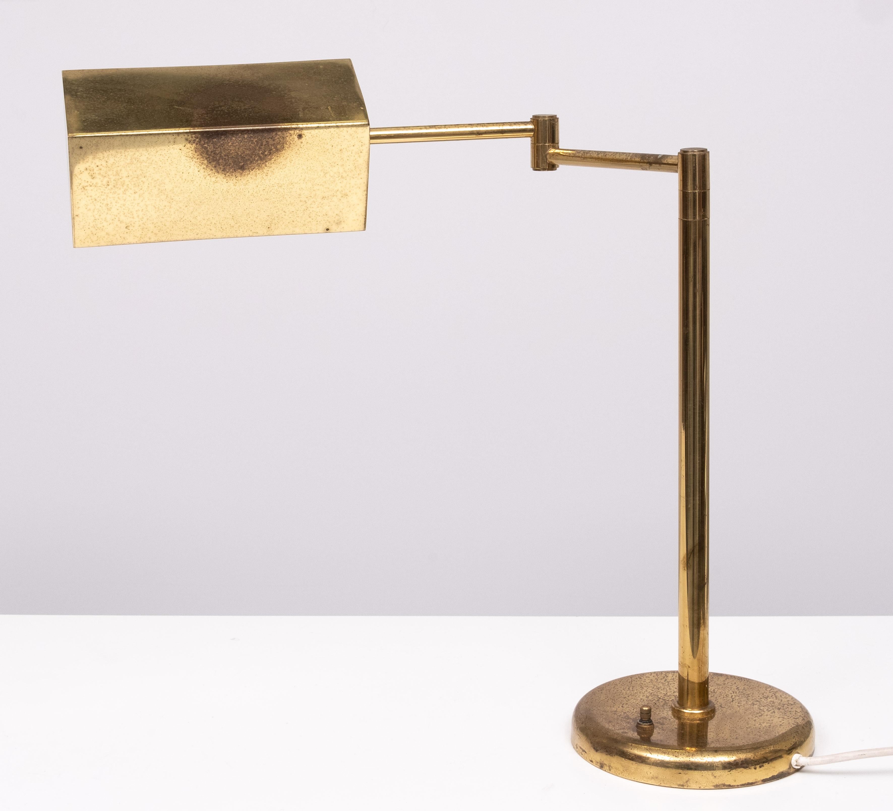 Fin du 20e siècle Lampe de bureau à bras articulé en laiton 1970 Allemagne  en vente