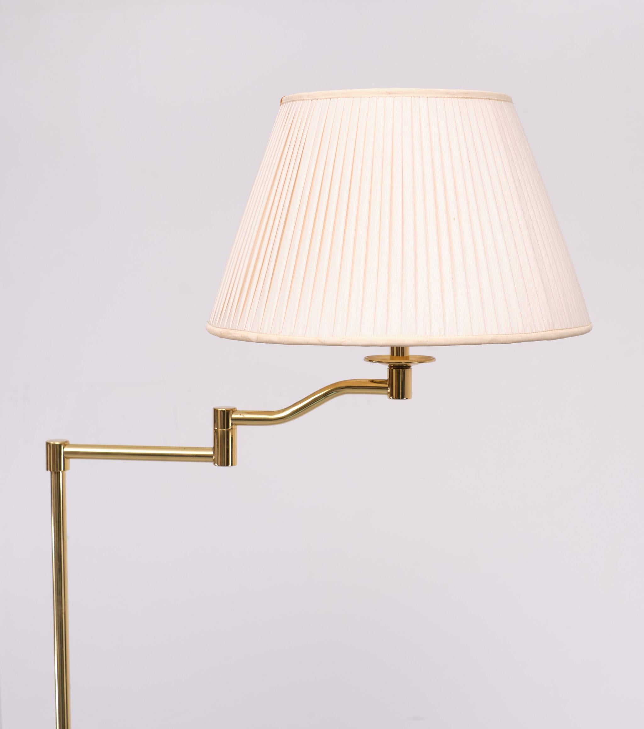 Brass swing arm floor lamp  1970s Germany  In Good Condition For Sale In Den Haag, NL