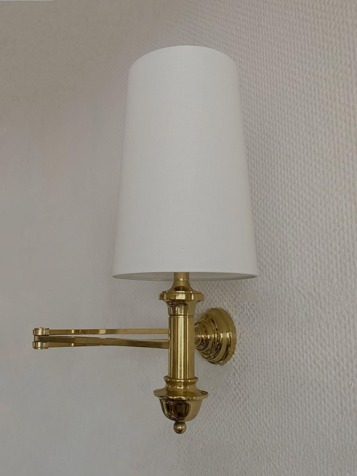 Lámpara de pared con brazo articulado de latón, años 60 en Bueno estado para la venta en Frankfurt am Main, DE