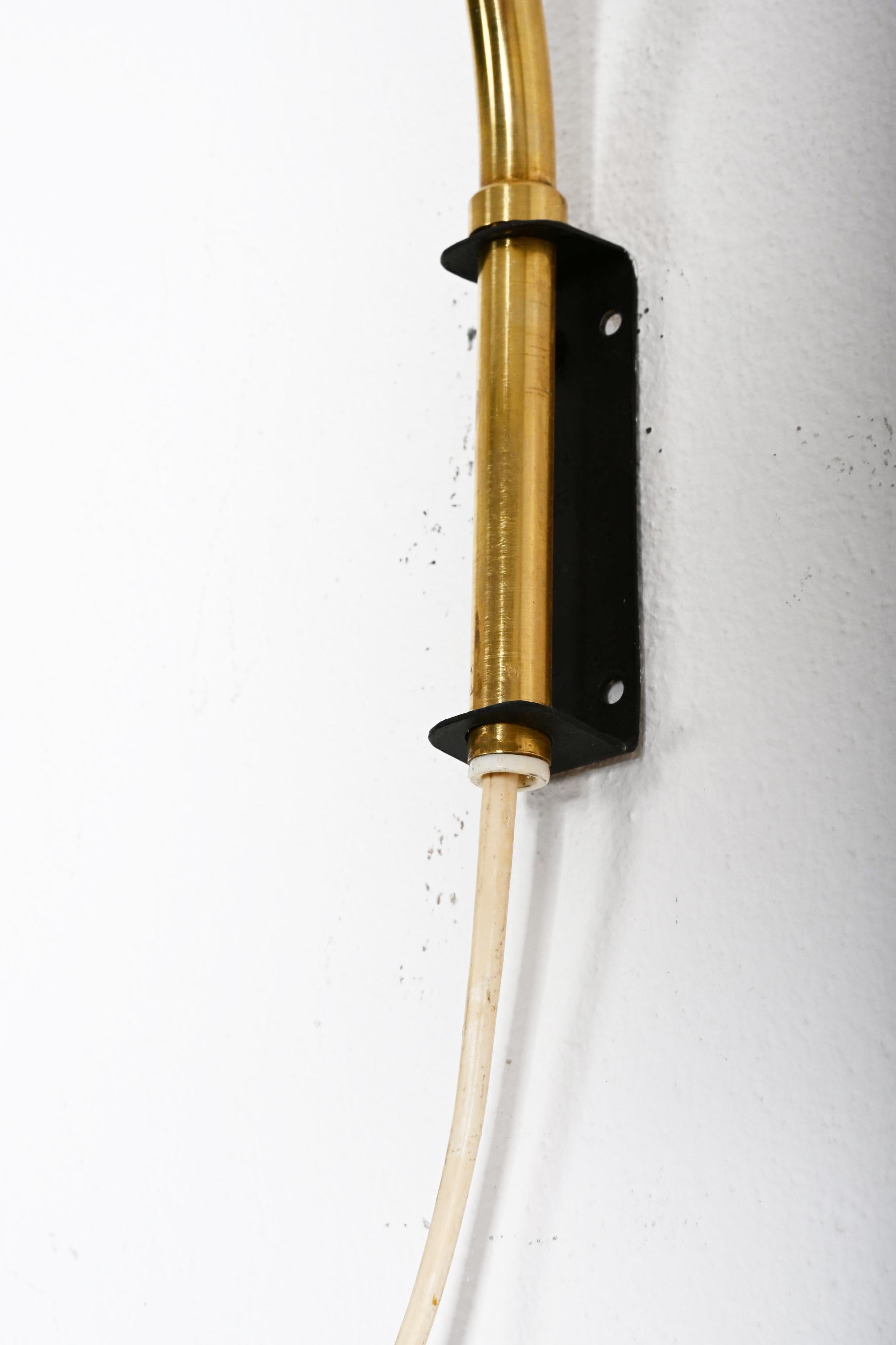 Brass Swivel Mounted Wall Lamp by EWA In Good Condition For Sale In Vienna, AT