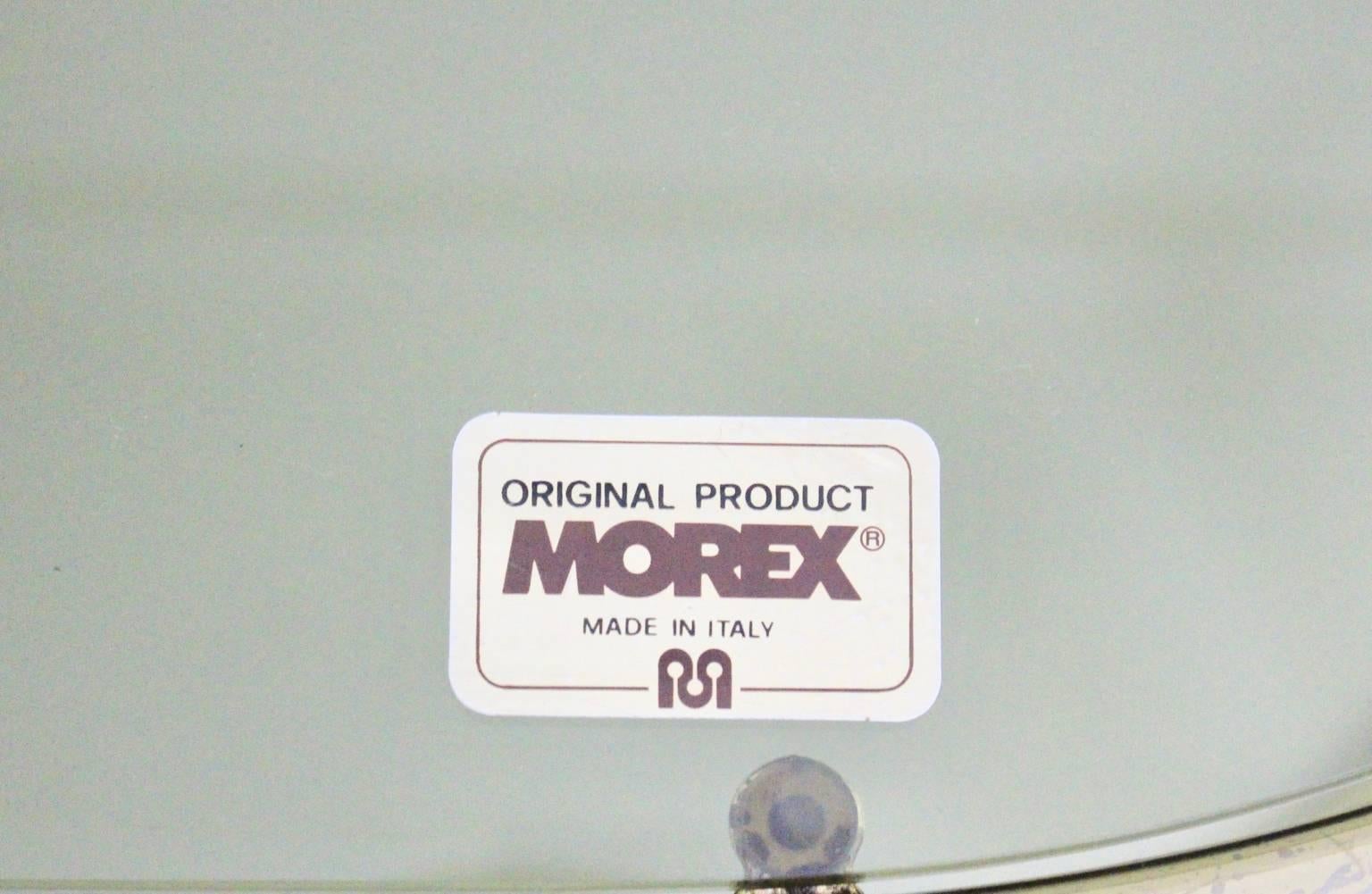 Drehbarer Vintage Couchtisch aus Messing Grüne Rauchglasplatten von Morex 1970s 3