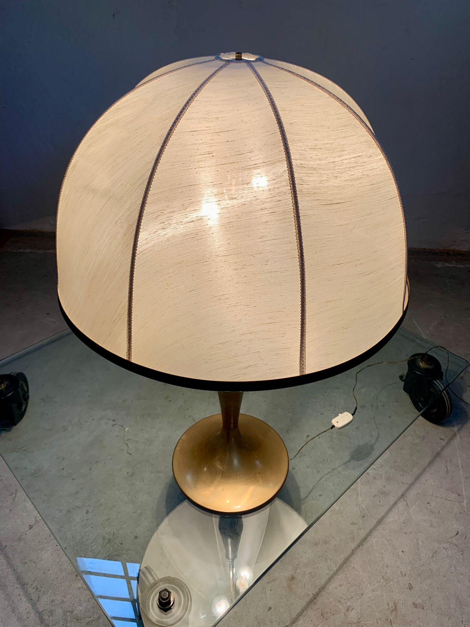 Brass table lamp and fabric lampshade, 1950s, italy. in vendita 5