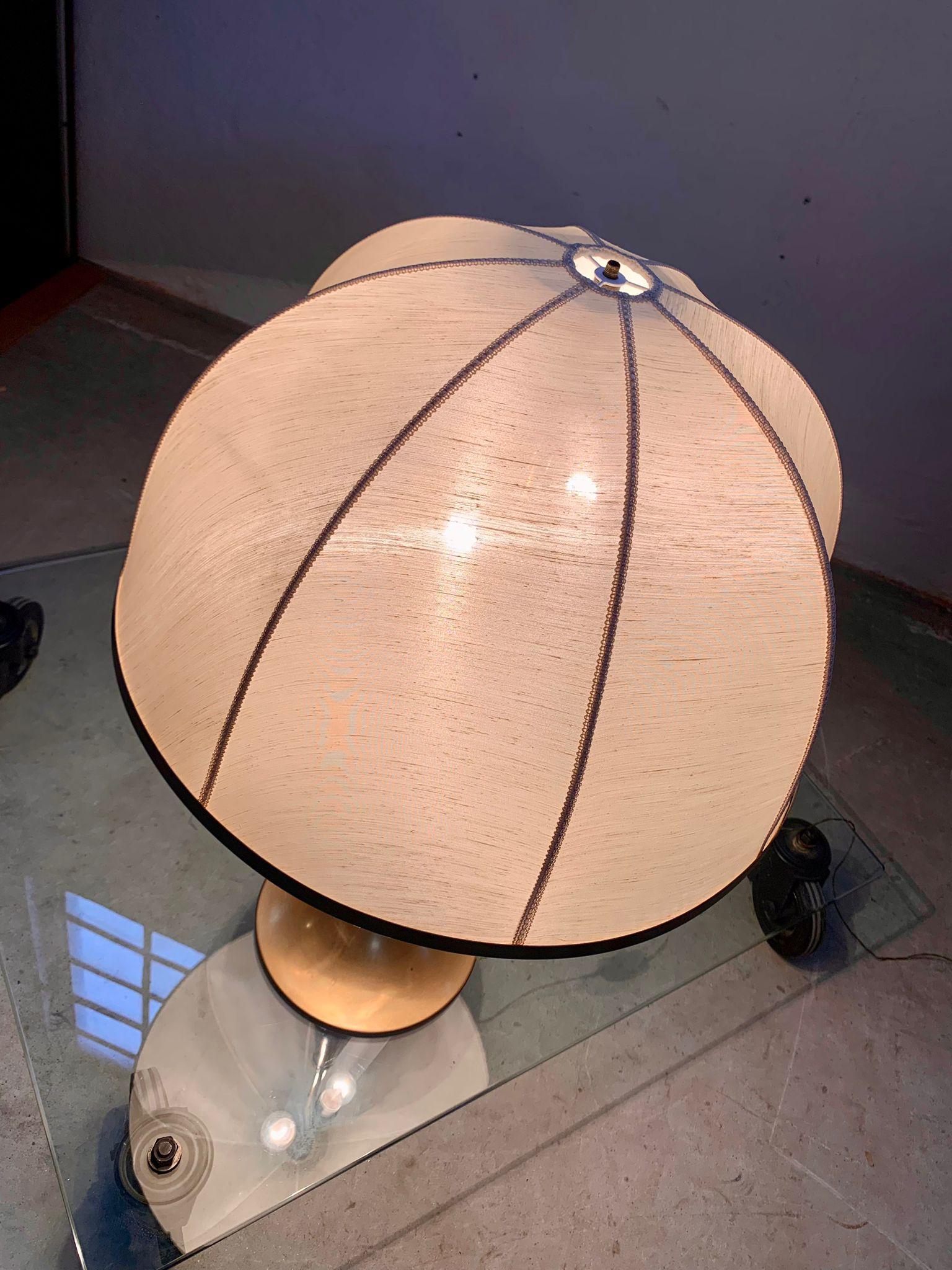 Ottone Brass table lamp and fabric lampshade, 1950s, italy. in vendita