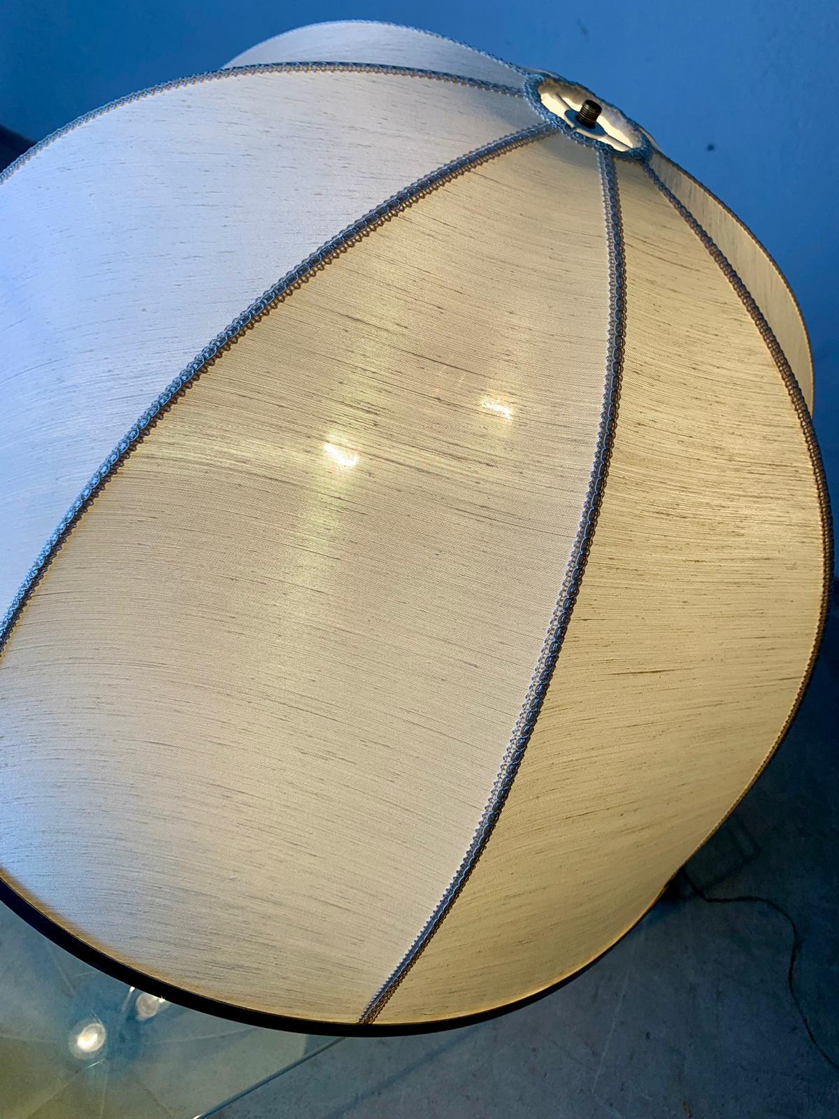 Brass table lamp and fabric lampshade, 1950s, italy. in vendita 2