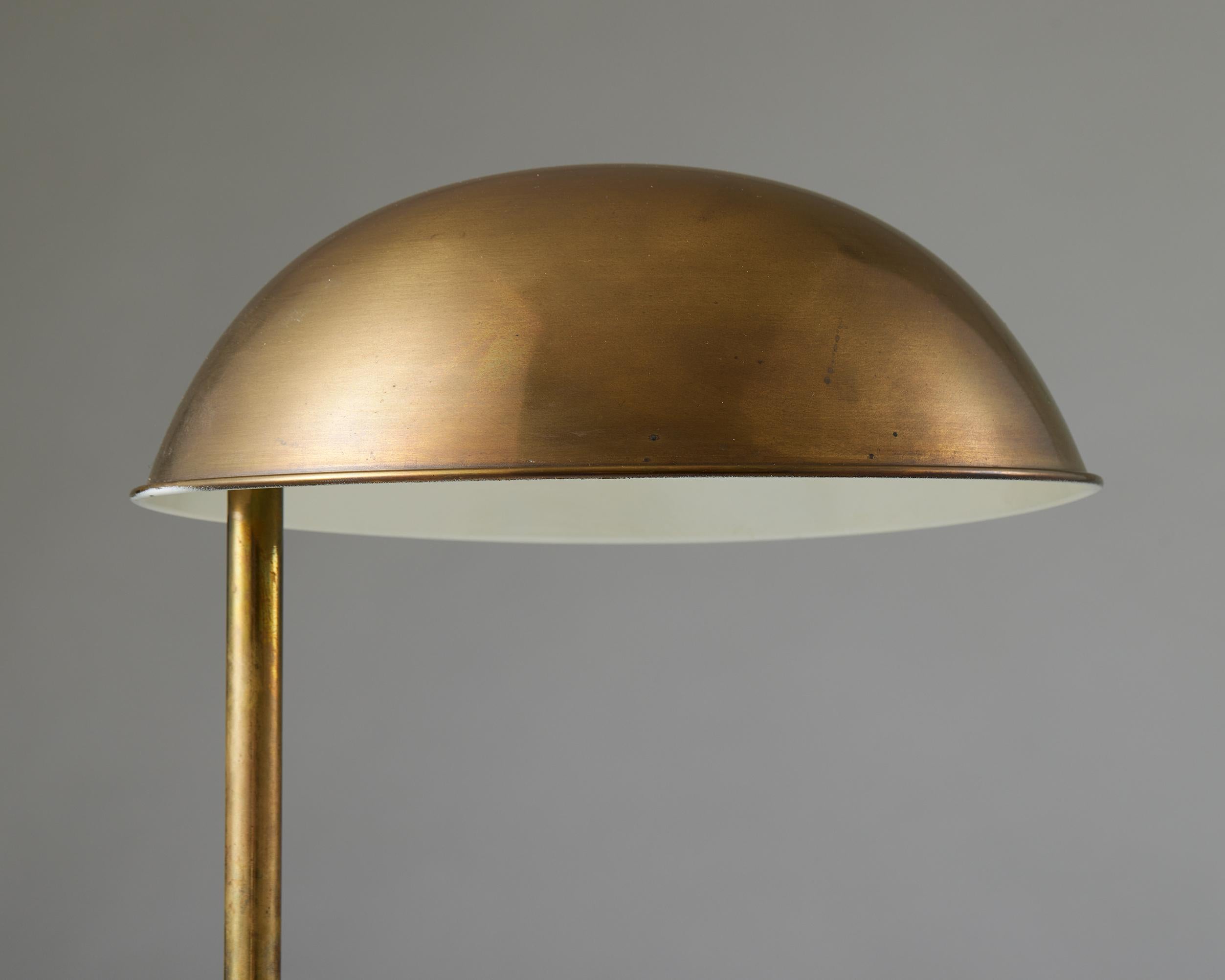 Mid-Century Modern Brass table lamp, anonymous, Denmark, 1960s For Sale