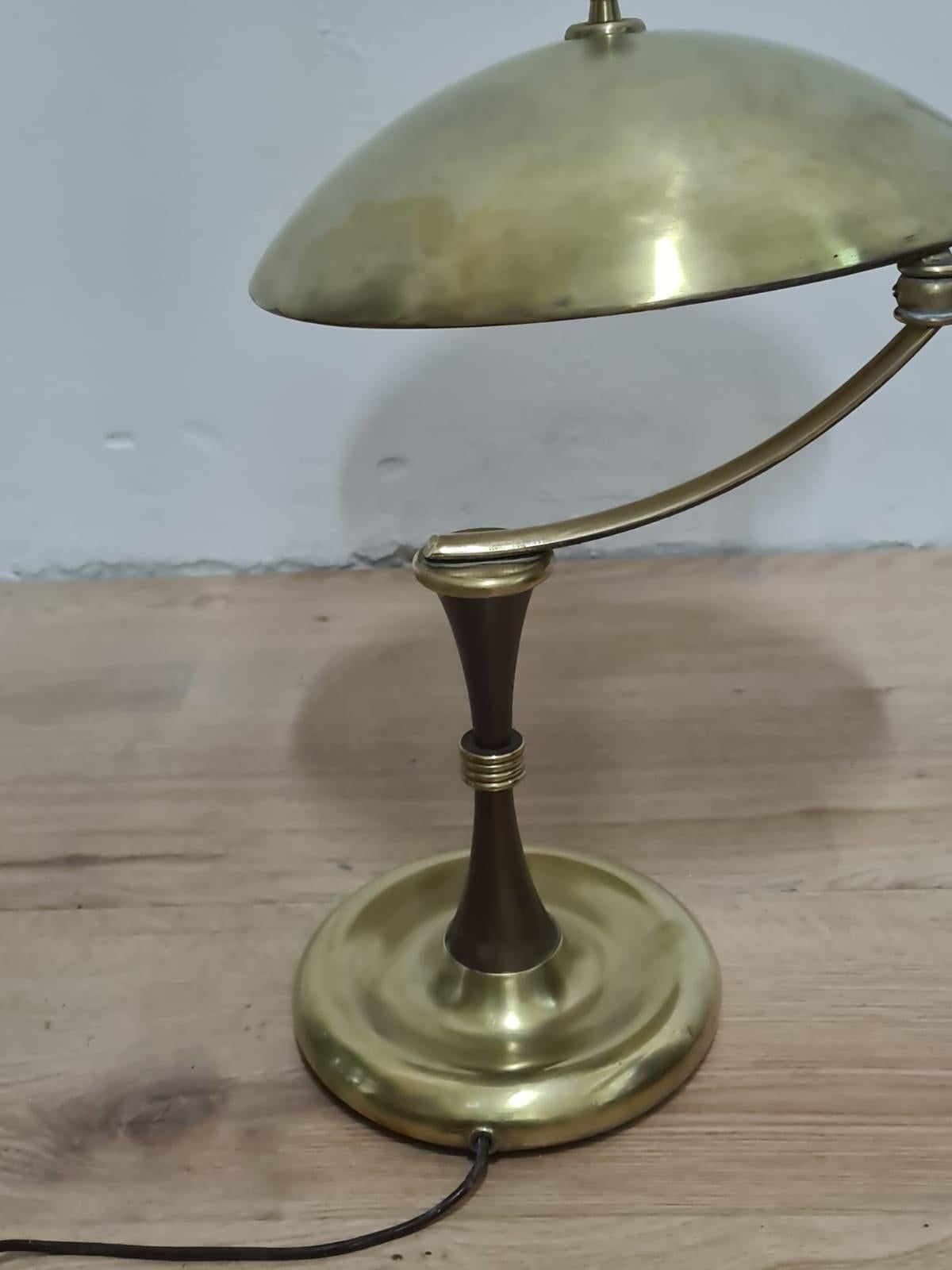 Lampe de table en laiton des années 1950 attribuée à Arredoluce Monza.