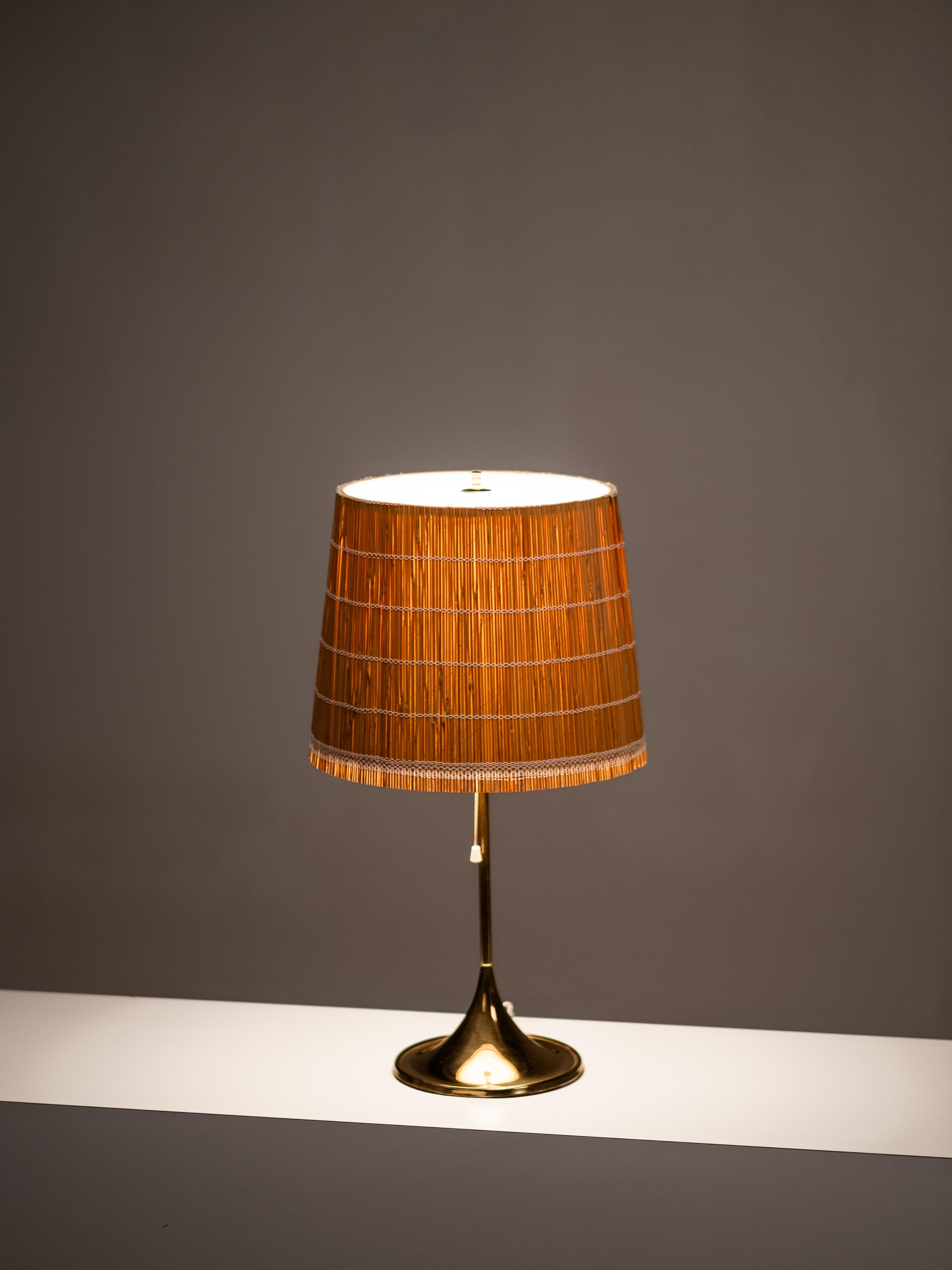 Lampada da tavolo in ottone B-024 di Alf Svensson e Yngvar Sandström per Bergboms, 1960 in vendita 11