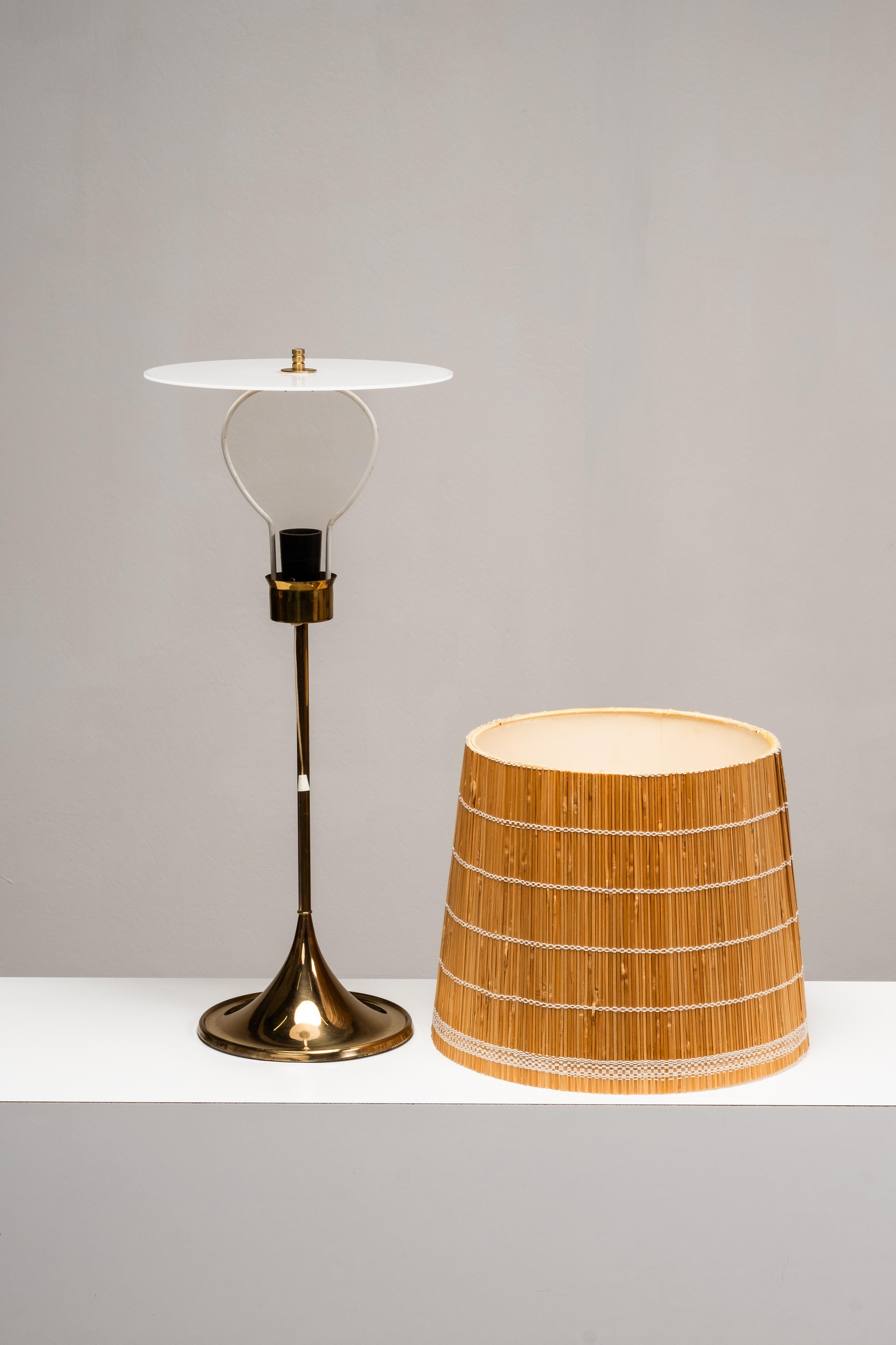 Lampada da tavolo in ottone B-024 di Alf Svensson e Yngvar Sandström per Bergboms, 1960 in vendita 13
