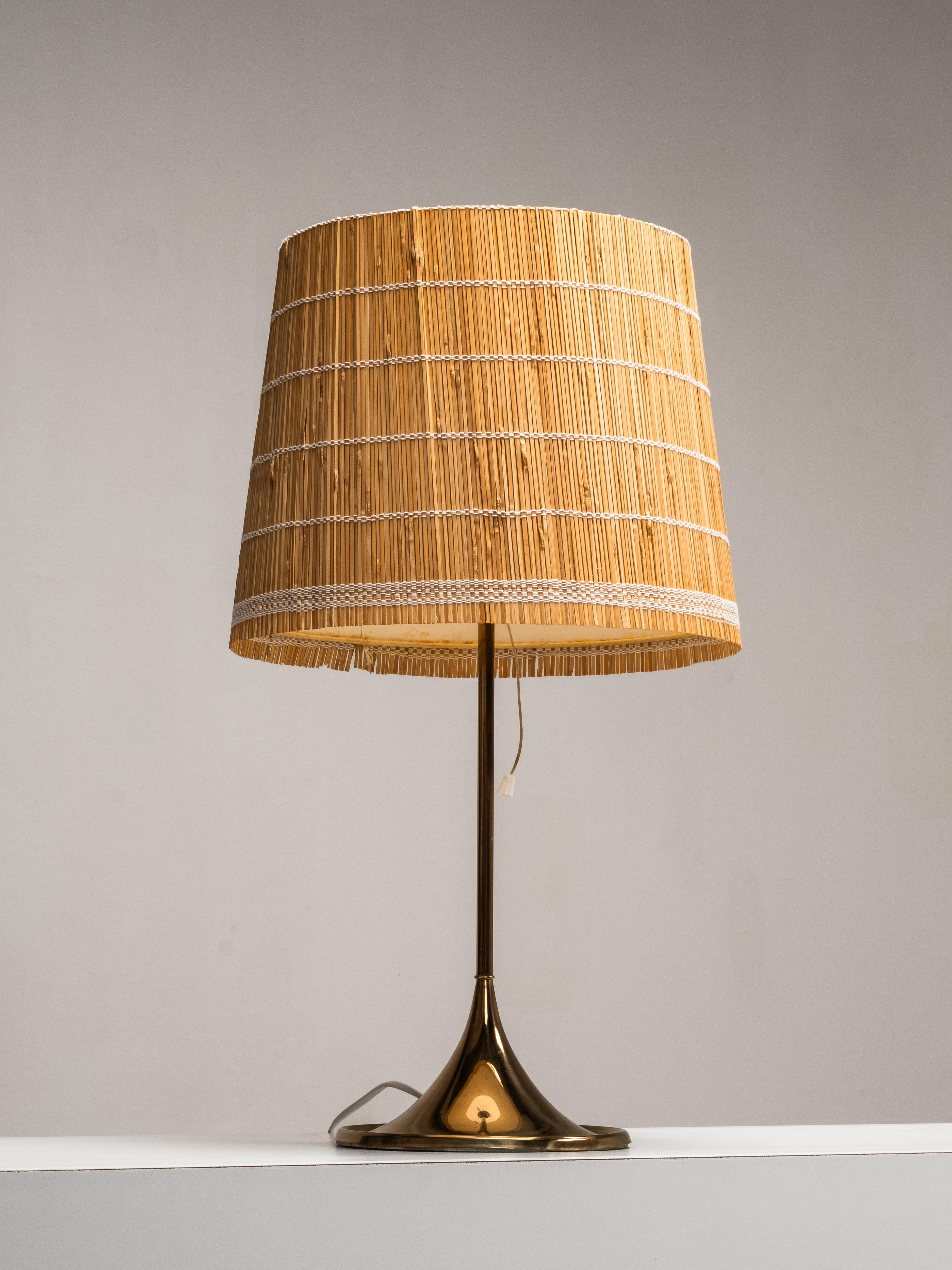 Ottone Lampada da tavolo in ottone B-024 di Alf Svensson e Yngvar Sandström per Bergboms, 1960 in vendita