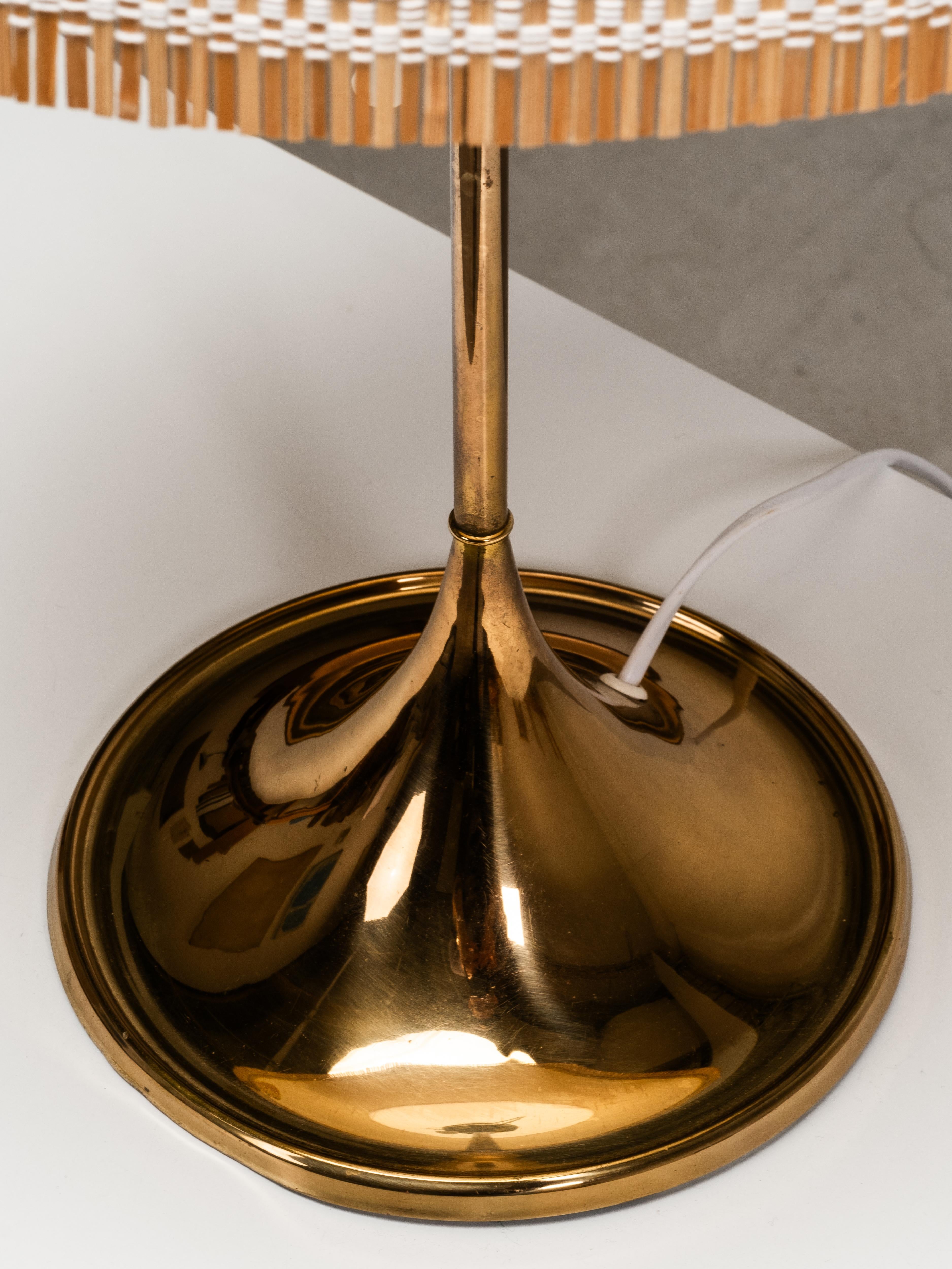 Lampada da tavolo in ottone B-024 di Alf Svensson e Yngvar Sandström per Bergboms, 1960 in vendita 2