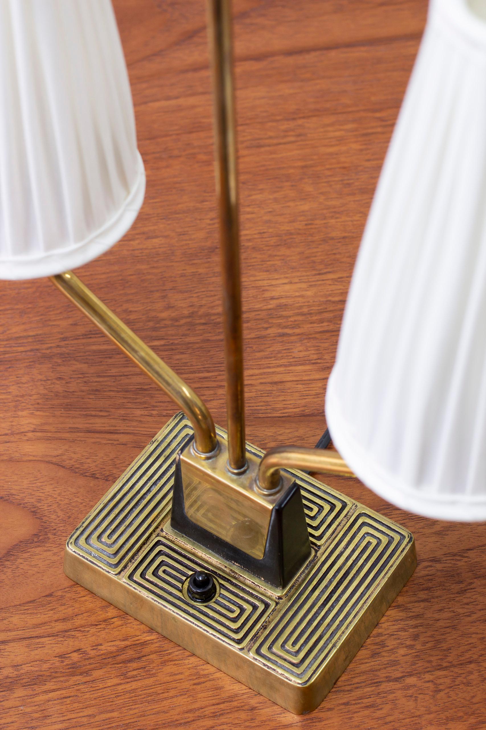 Milieu du XXe siècle Lampe de table en laiton par ASEA Belysning, Suède, années 1950 en vente