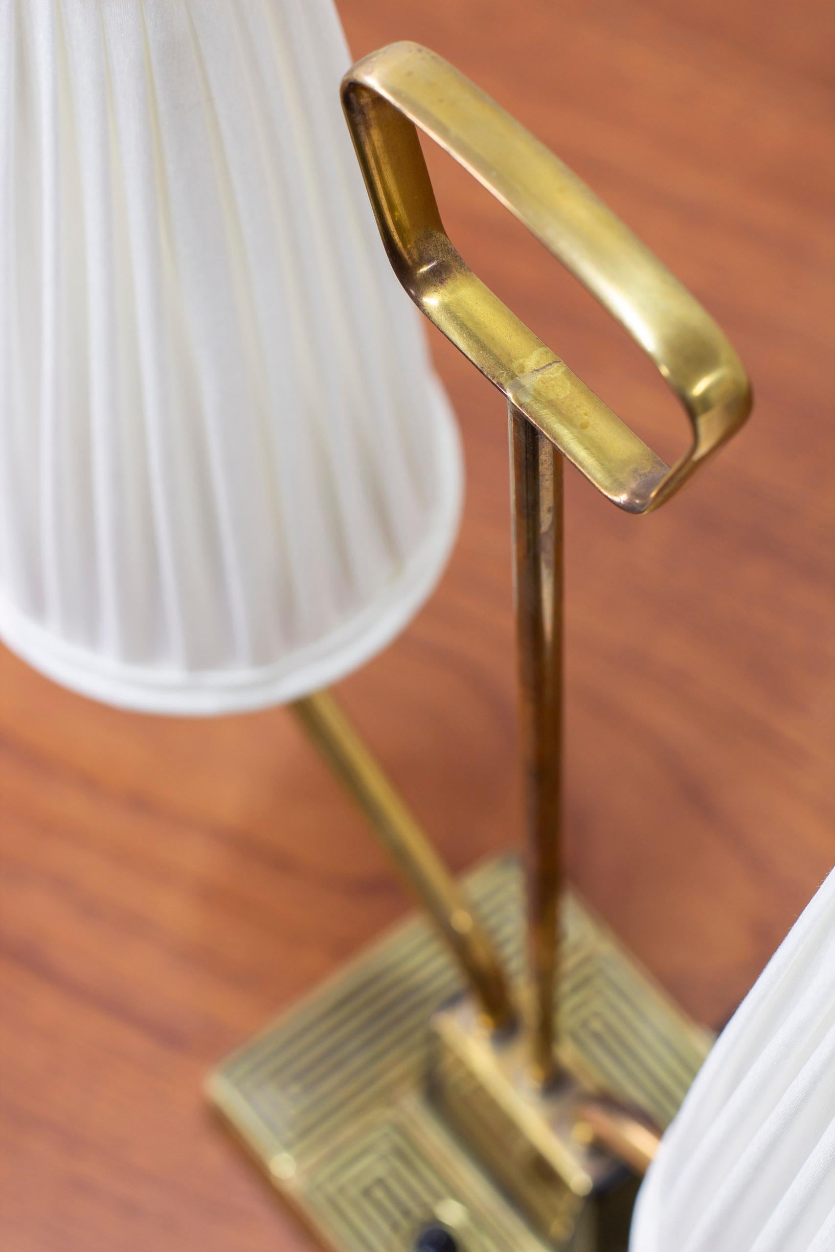 Laiton Lampe de table en laiton par ASEA Belysning, Suède, années 1950 en vente