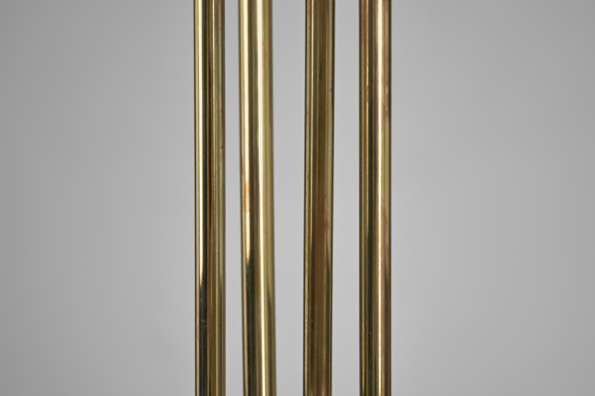 Lámpara de mesa de latón de Eino Schroderus, Finlandia Primera mitad del siglo XX en venta 8