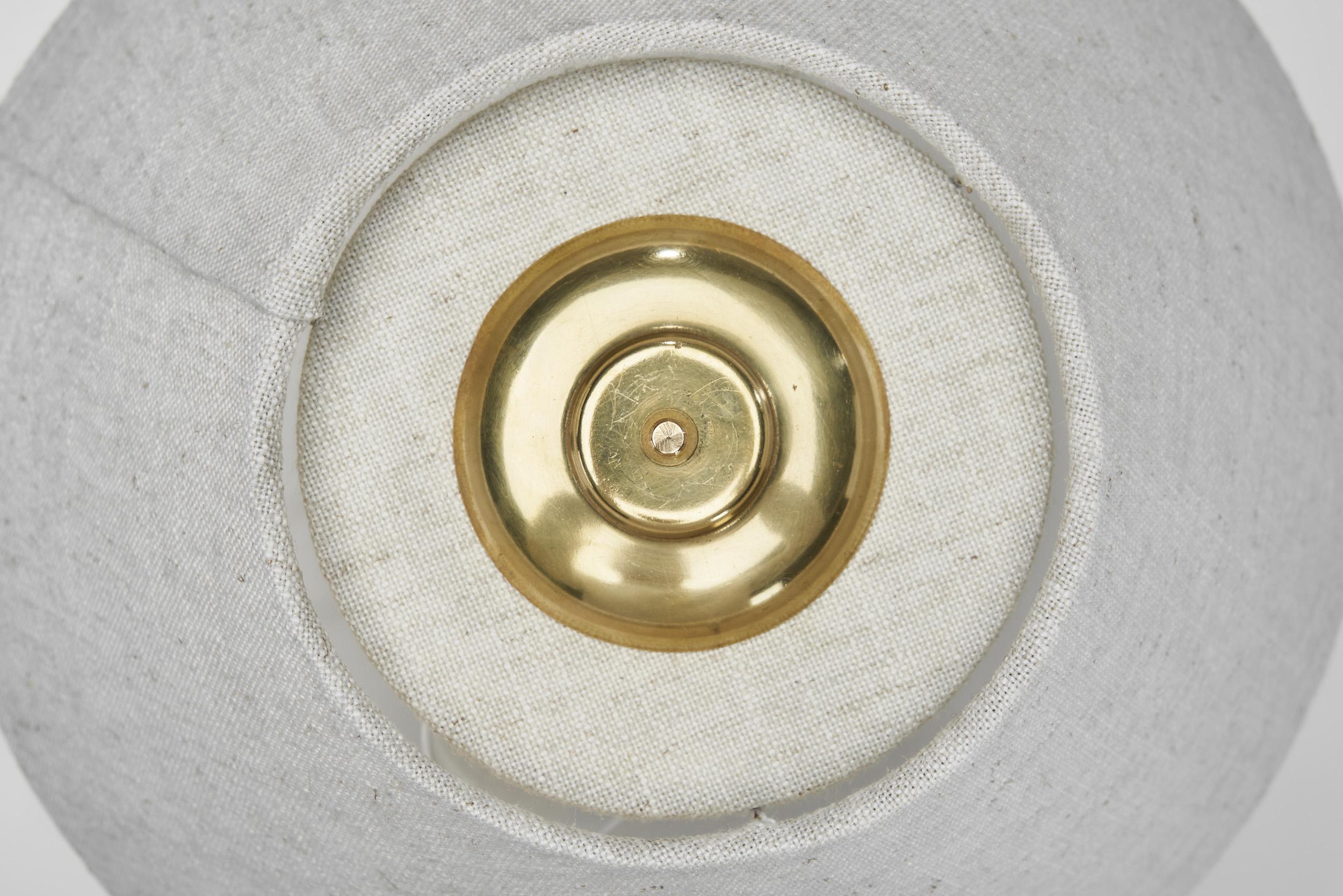 Lámpara de mesa de latón de Eino Schroderus, Finlandia Primera mitad del siglo XX en venta 3