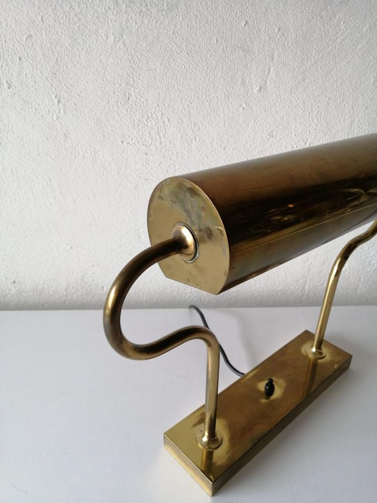 Lámpara de mesa regulable de latón macizo de Florian Schulz, años 70 Alemania en venta 3