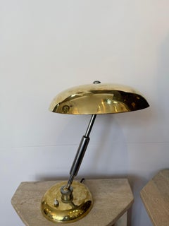 Lampada da tavolo in ottone di Giovanni Michelucci, disegnata per Lariolux intorno agli anni ’50