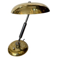 Lampada da tavolo in ottone di Giovanni Michelucci, disegnata per Lariolux intorno agli anni ’50